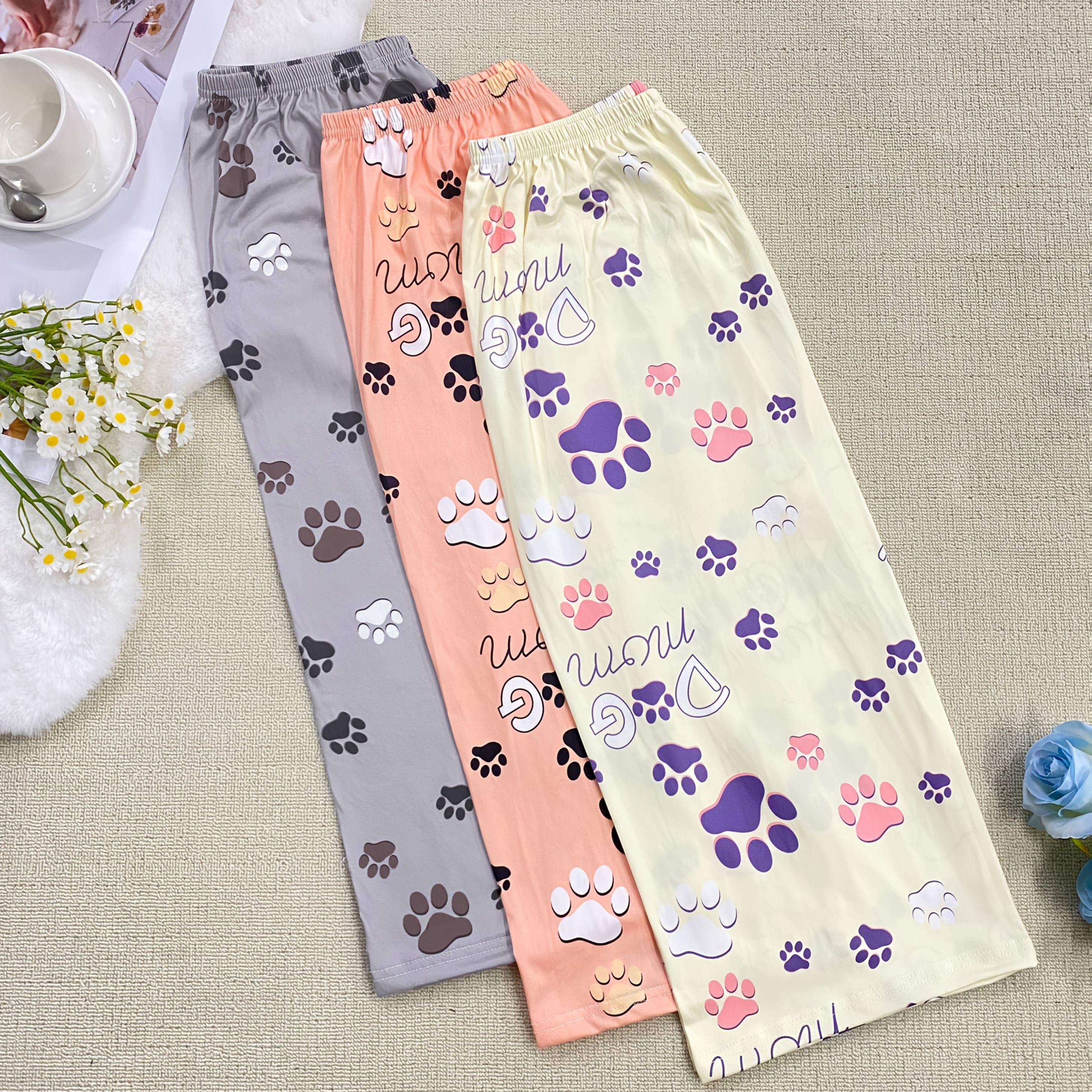 E-shop Niedliches Cartoon Hunde Pfotenabdruck Caprihose Damen Set 3-teilig, 95% 5% Stoff, Weich Bequem Mittlerer Stretch, Ideal für Zuhause