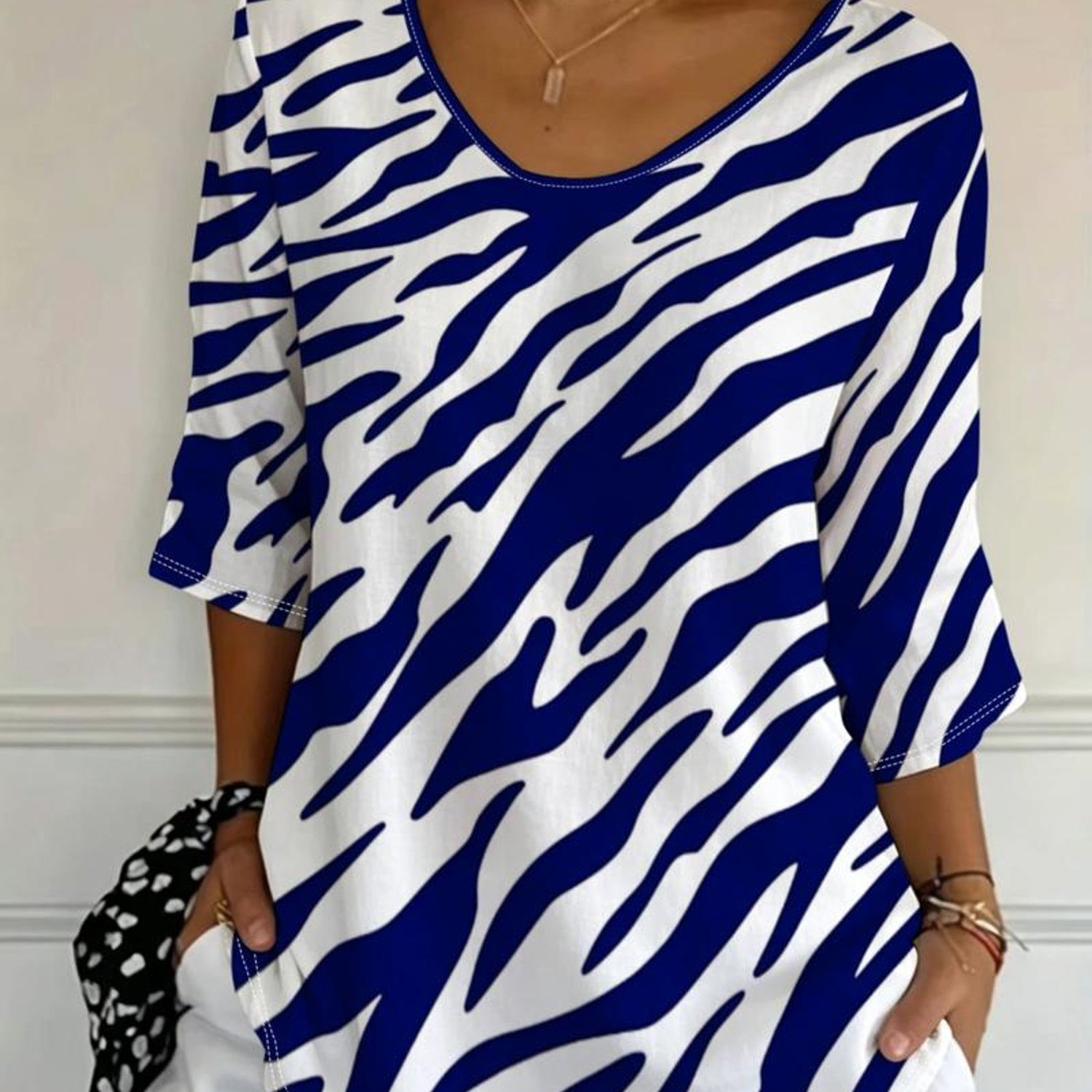 TEMU Plus Size Women's Fashion Striped Top, 3/4 Sleeve, Versatile -shirt, Summer 2026 New Style, , Dark Blue And White Wavy Pattern