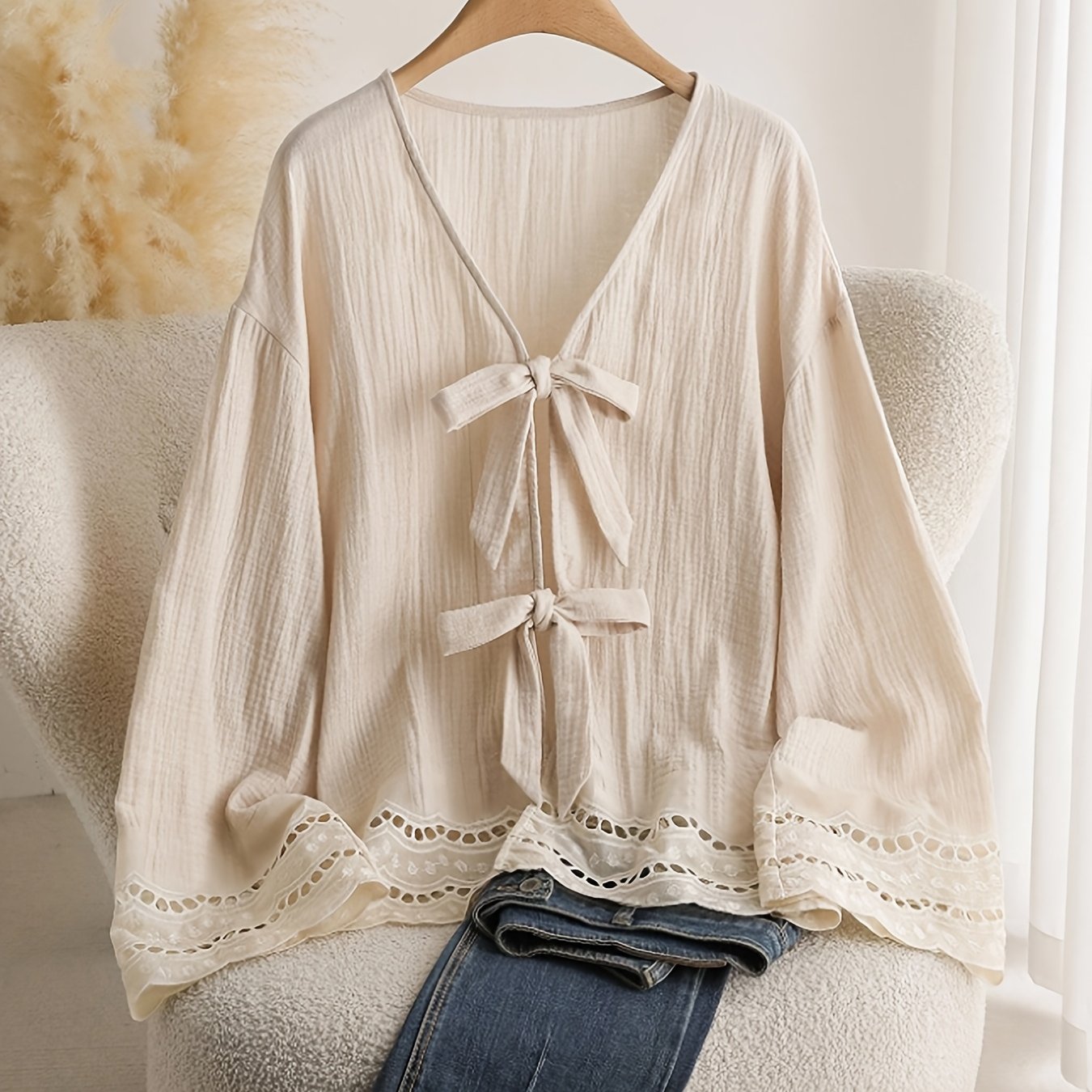 E-shop Circle Circle Damen Elegantes V-Ausschnitt Langarm Blumen-Spitzen Patchwork Texturiertes Casual Langarmhemd für Urlaub, festliche Anlässe
