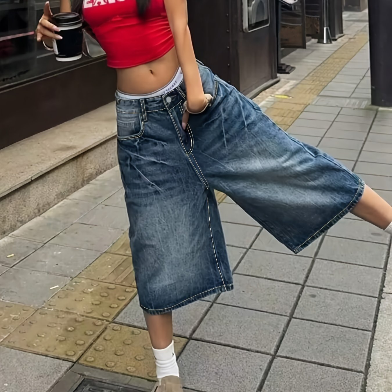 Women's Casual Vintage Washed Denim Capri Pants With Detail