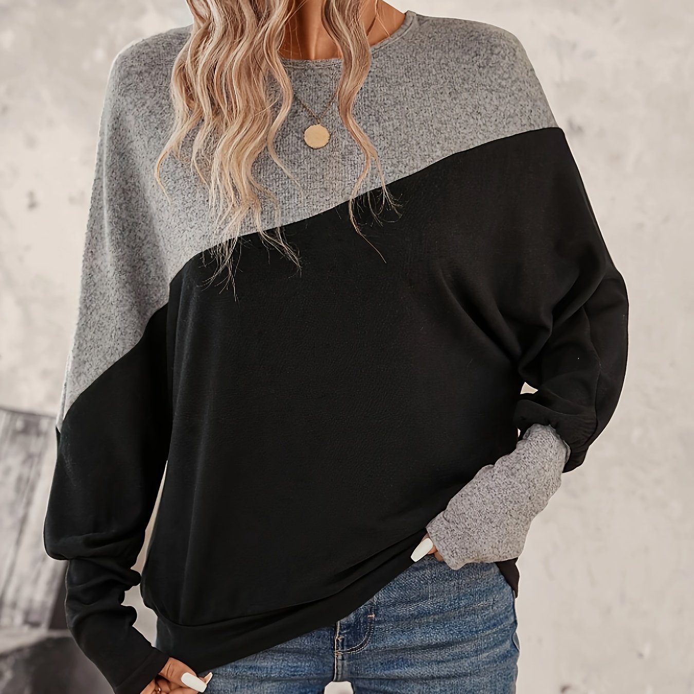 Color- Long-sleeve Crew Neck Top