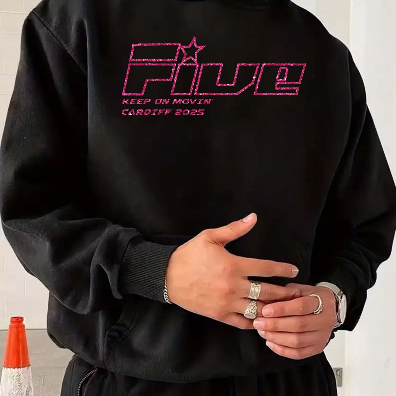 5 Band Official Hoodie With ' Lyrics & Band Logo Print - Unisex Washable Concert Sweatshirt, Relaxed Fit Merch Suitable For Concerts, Streetwear & Fan Outfits - Autumn/winter Apparel ()