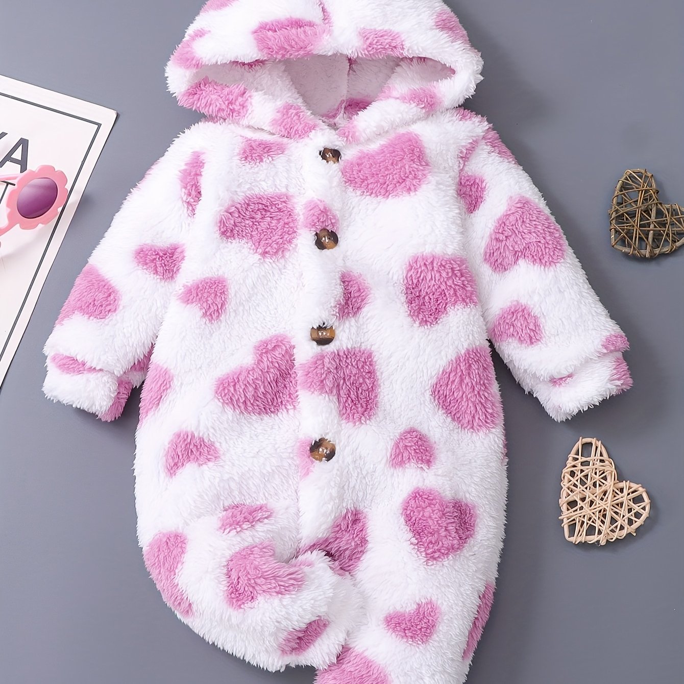 Image of Girls' Autumn-winter Heart Plush Hooded Long-sleeve Bodysuit, Cute Casual Winter Outdoor Wear, Perfect For Outdoor