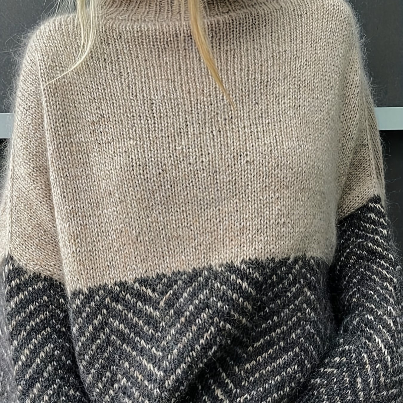 E-shop [Vintage Color-Block-Pullover] Pullover im Vintage-Stil – Lässige lockere Passform, Langarm-Pullover mit Kontrastbesatz, beige-grau gestreiftes