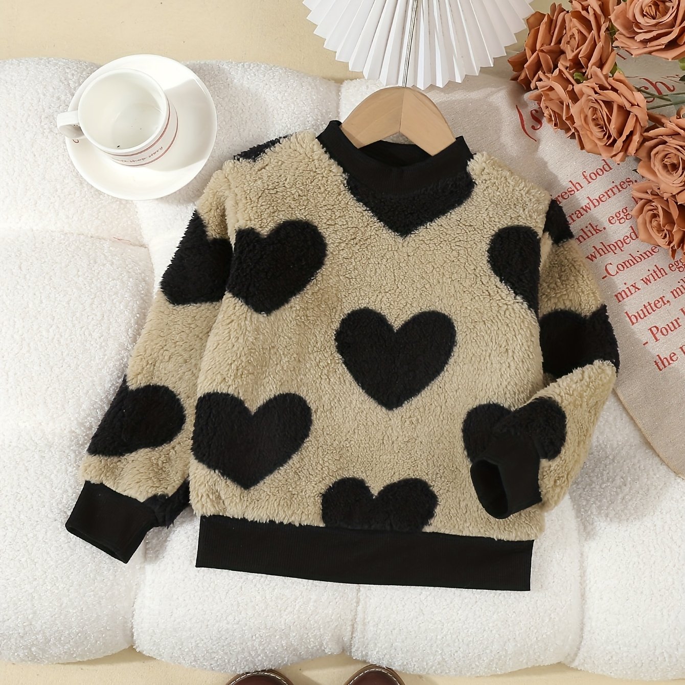 Image of Girls' Plush Pullover Top With Heart Patterns, Contrast Color Heart Round Neck Double-sided, Suitable For Girls' Autumn And Winter Warm Clothing,christmas,halloween