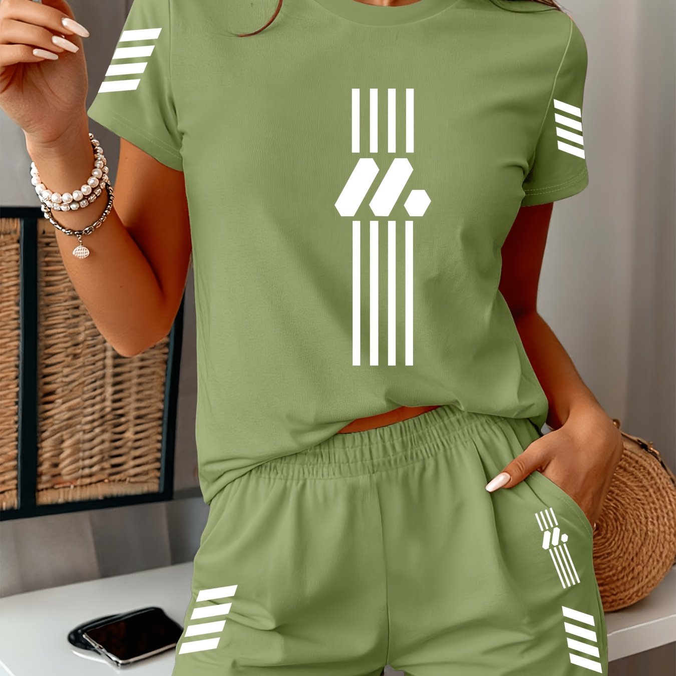 TEMU Fashionable And Versatile Women's Short-sleeve And Shorts Set With Trendy Geometric Graphic Prints, A Popular Casual Suitable For Leisure, S,,