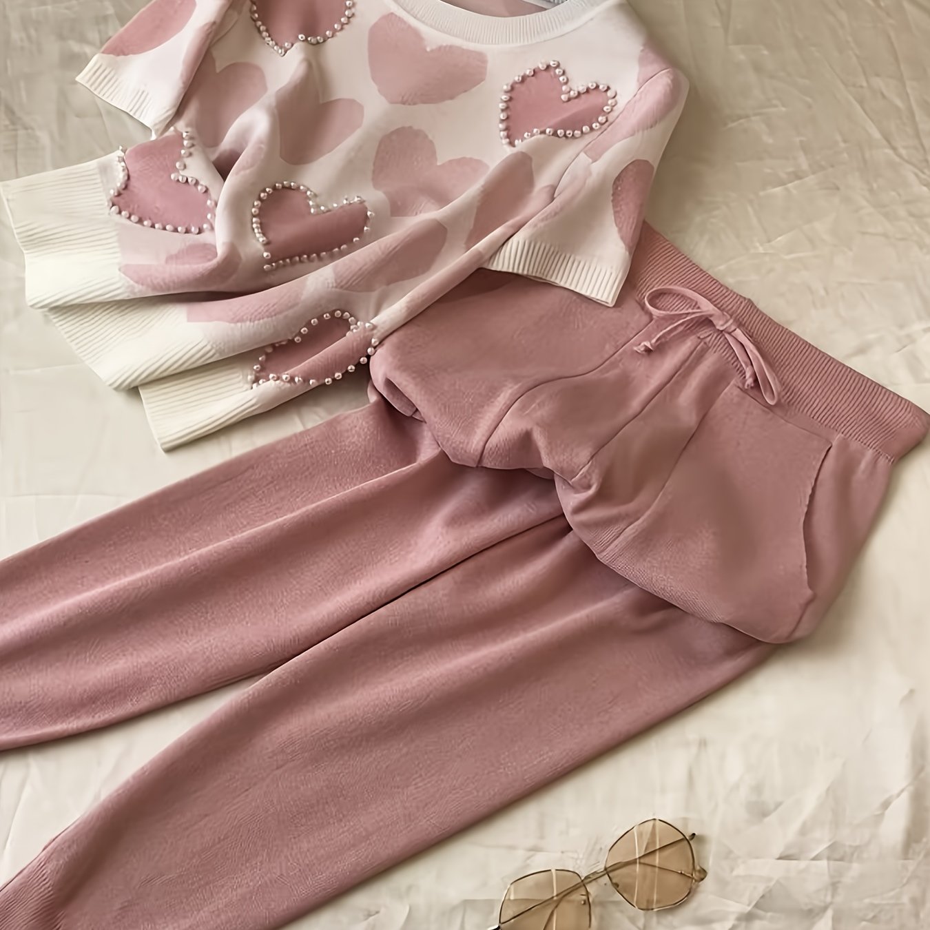 TEMU Women's Korean-style Heart-shaped Printed Set - Short-sleeved Beaded Top And Sweatpants, Casual Elegant Heart Pattern Outfit, Round Neck With