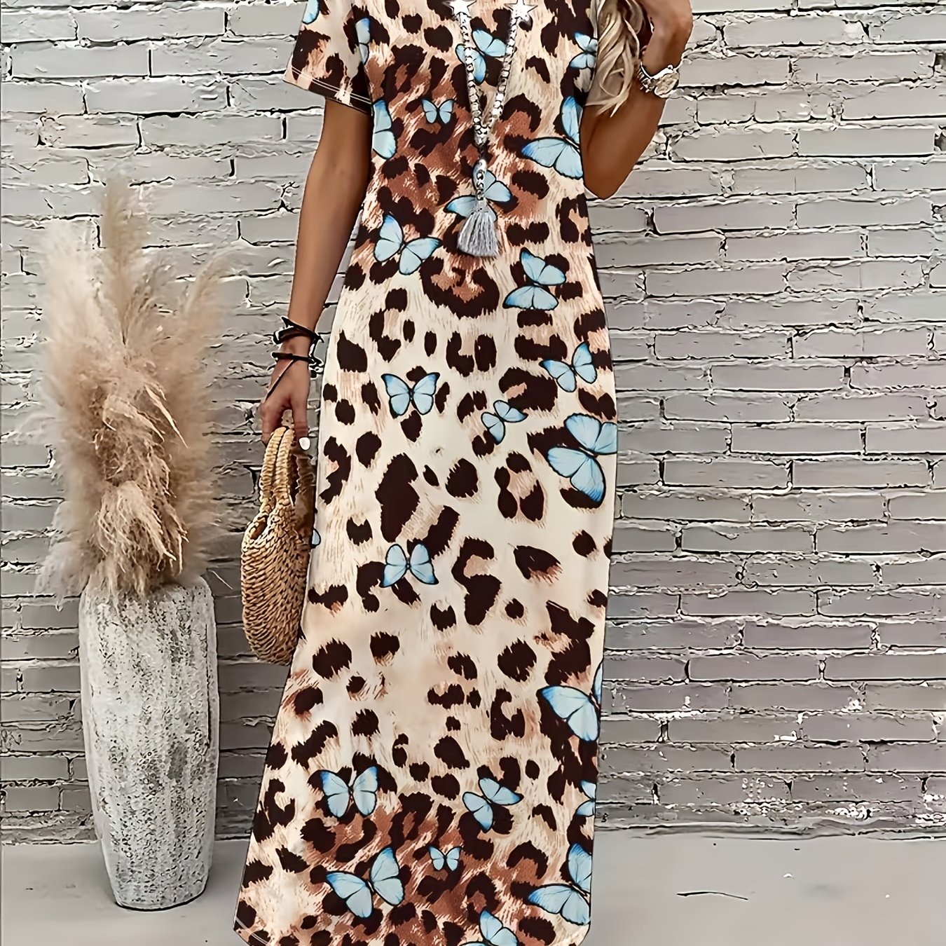 Image of Fashion Women's Dress Long Style For Spring And Summer, New Leopard Print Blue Print Retro Elegant Casual Vacation Short Sleeved V-neck Long Skirt