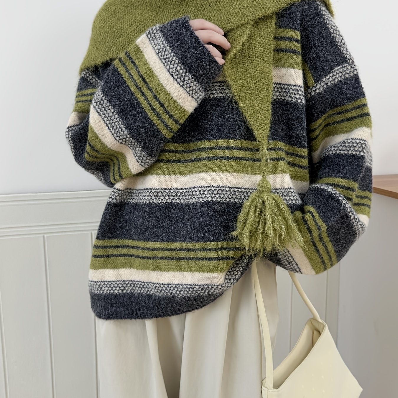 TEMU Women's Loose-fit Striped Pullover For Autumn/winter, Includes A Triangular Scarf, Made Of Wool- Fabric With A Color-block . This Long-sleeve,