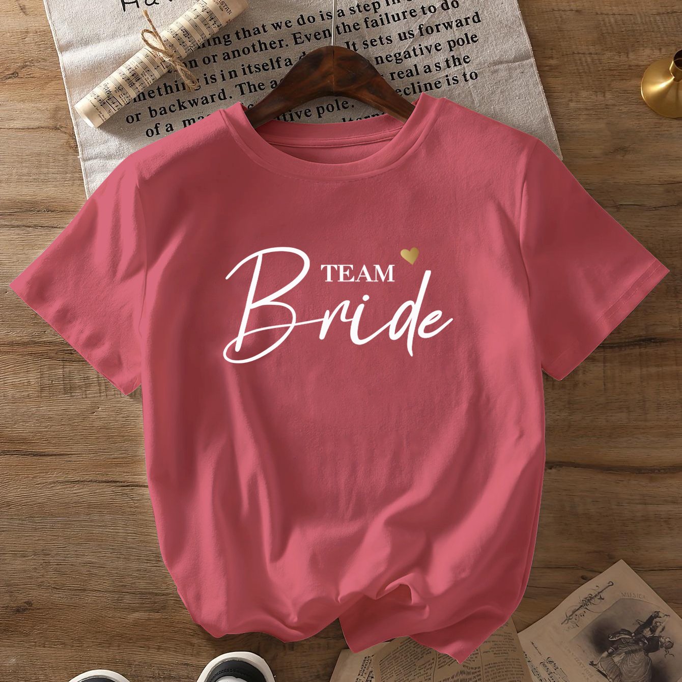 TEMU Camiseta del equipo de novia, estampado de "", cuello , manga corta, tejido mezclado 95 % poliéster, 5 % elastano, largo regular, top para mujer
