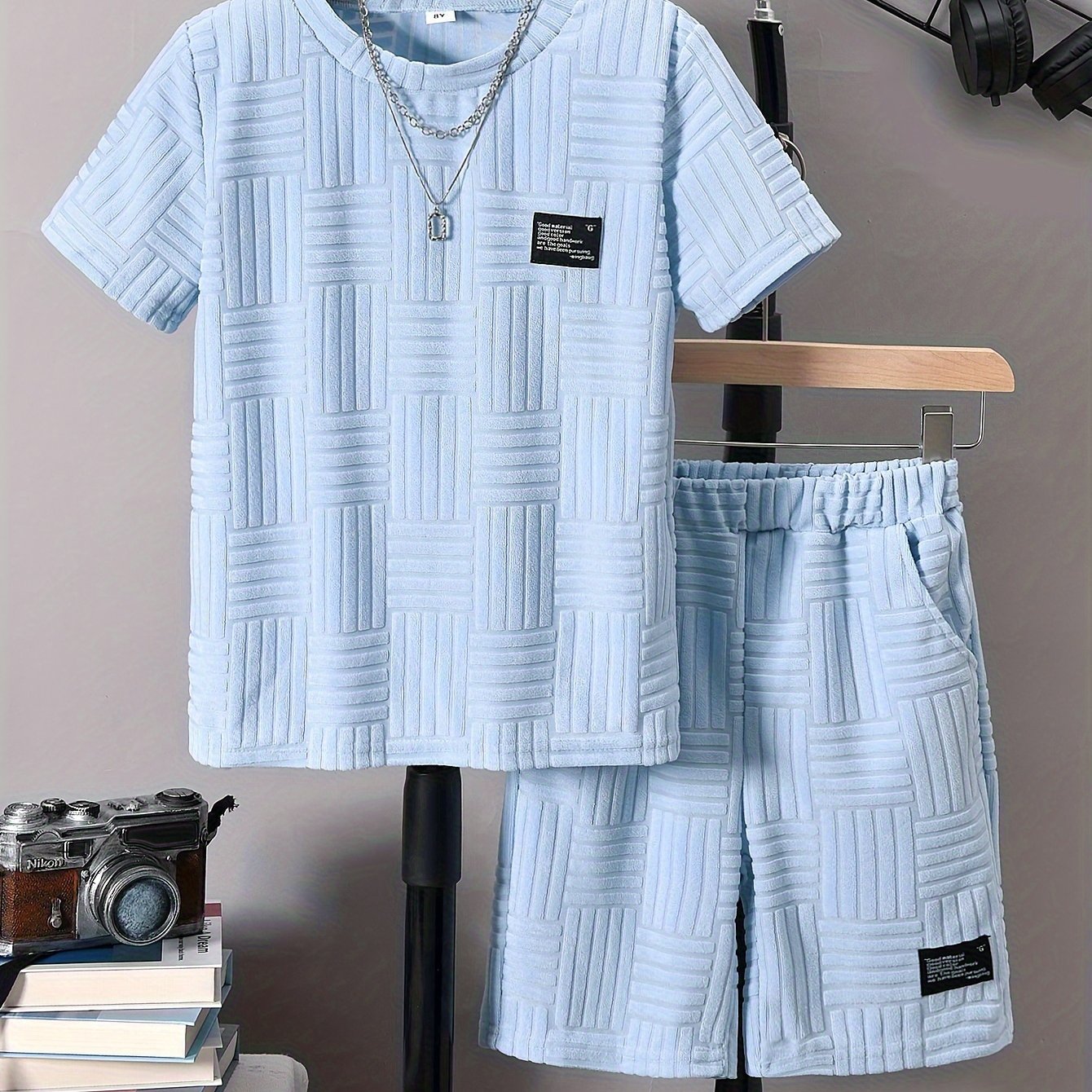 Image of Boys' Fashion Casual Round Neck Short Sleeve T-shirt + Casual Shorts Two-piece Set, Perfect For Outdoor
