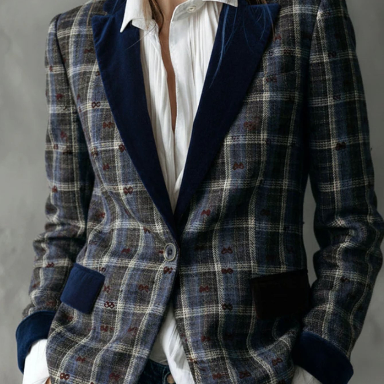 Image of Navy Contrast Lapel Single-breasted Blazer Jacket Women's Retro Style | Sophisticated Lazy Atmosphere, Perfect For Fall/winter Casual , Commutes And Layering Looks