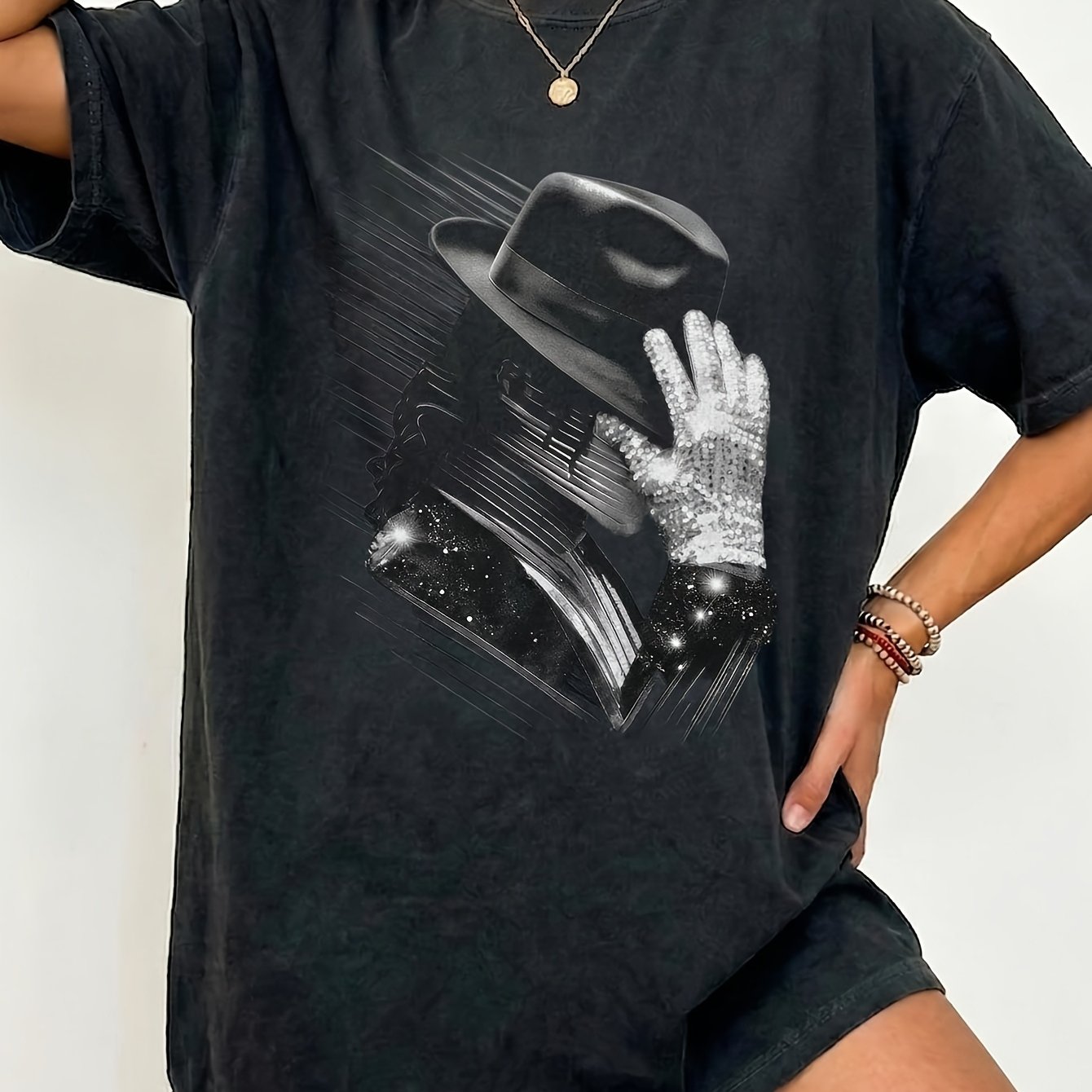 Image of Pop Star Fedora Glove Print T-shirt 80s Suitable For Fans Ideal Retro Bar Casual Wear Fit Black Crew Neck 180g Pure T-shirt Sizes S To 3xl
