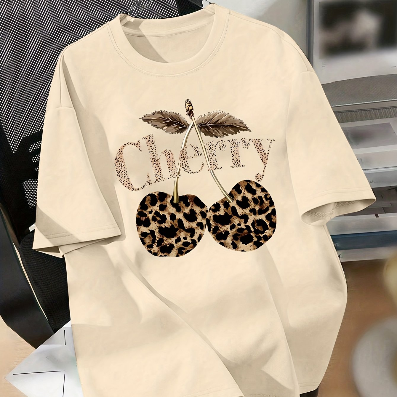 E-shop Leopardmuster Kirschmuster Lässiges Vintage T-Shirt, Kurzarm Rundhals Top, Geeignet für Herbst, Sommer und Frühling, Damenbekleidung, Herbst