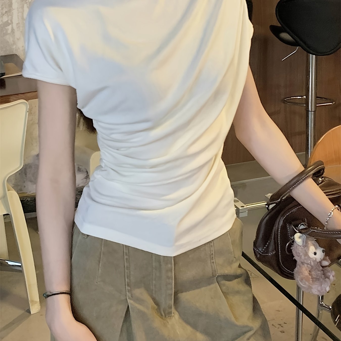 TEMU 여성용 프렌치 스타일 비대칭 러셔드 하프 터틀넥 티셔츠 - 반팔 블라우스형 탑, 봄 여름 가을용 단색 베이스, 기계 세탁 가능, 캐주얼부터 드레시한 옷차림까지 활용 가능한 우아한 레이어링 아이템