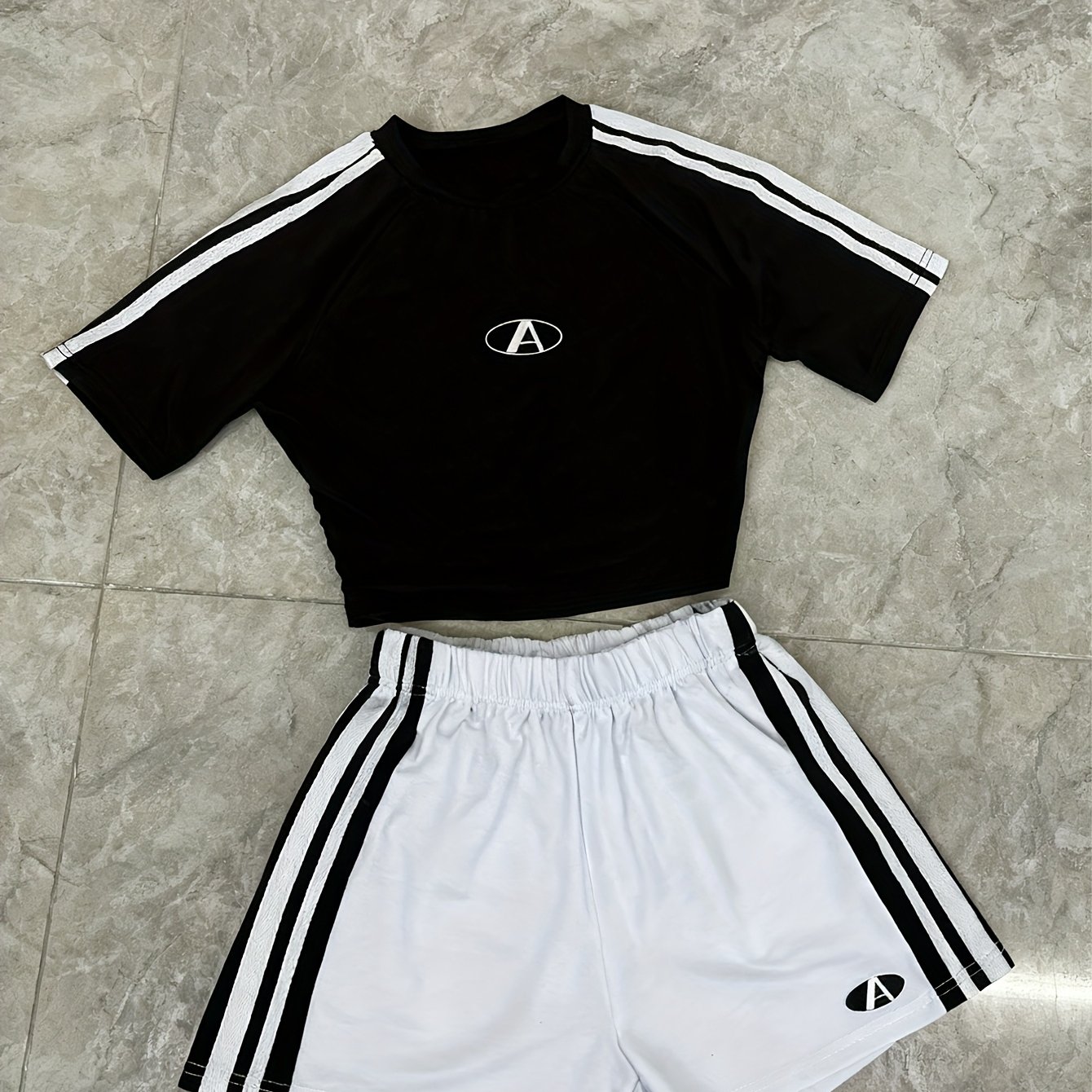 E-shop Damen Sommer Streetwear, Homecoming Outfit, Alltagskleidung, Athleisure Wear, T-Shirt mit Stickerei und Sweatpants Zweiteiler, Back-To-School