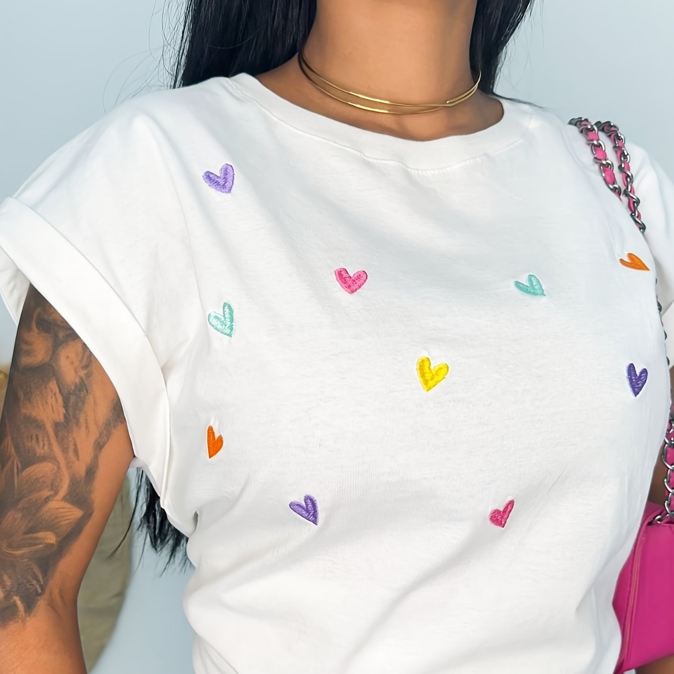 E-shop Damens Elegantes Fledermausärmel Besticktes Herz-T-Shirt - Mehrfarbiges Herzmuster, Mittlere Stretch Rundhals Kurzarm-Oberteil,