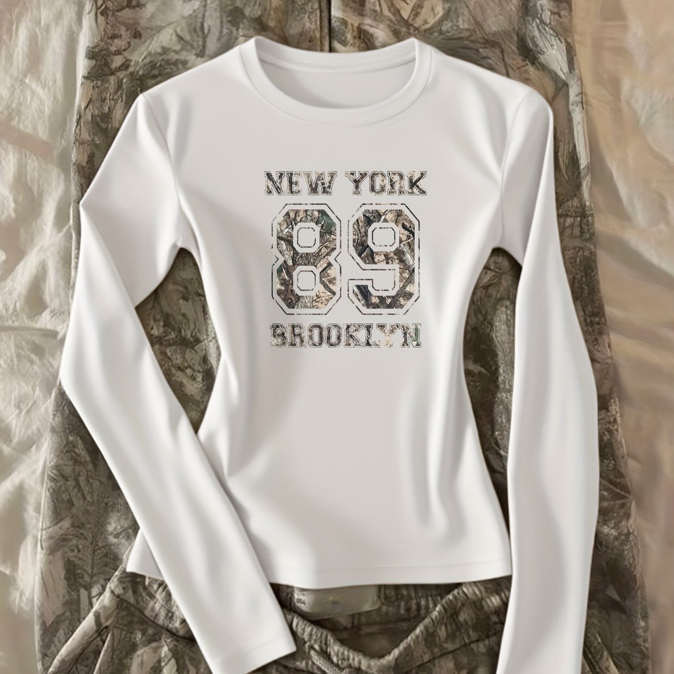 TEMU 2089 - A Women's Casual Top, Trendy Creative Brooklyn Pattern Print, Autumn And Winter Slim Fit Round Neck Long-sleeved T-shirt, Women's