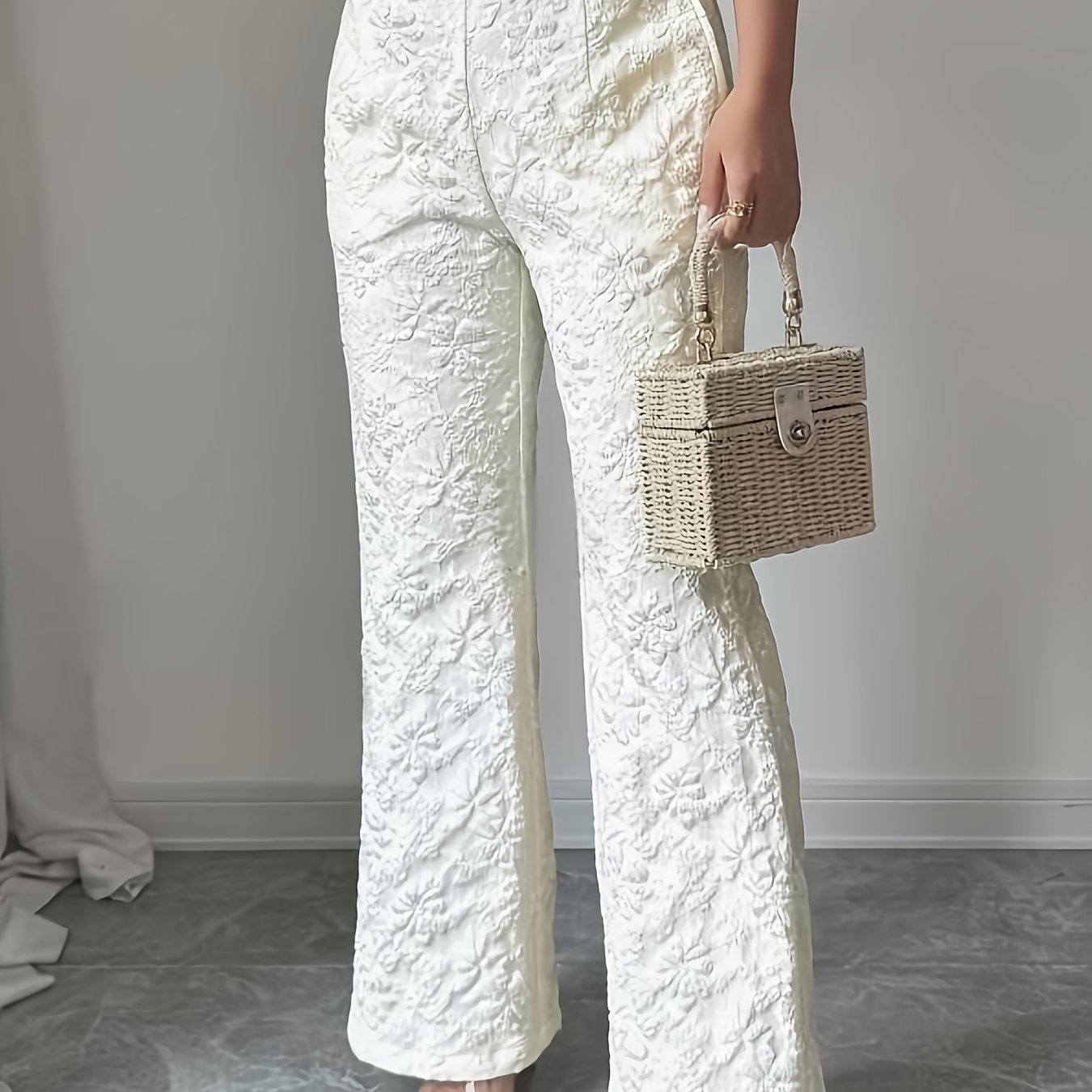 E-shop Plus Size - Plus Size - Elegante Damen Schlaghose in Unifarben - Ganzjahreshose mit , Stoff ohne Stretch, klassisches Schlagdesign, geeignet für