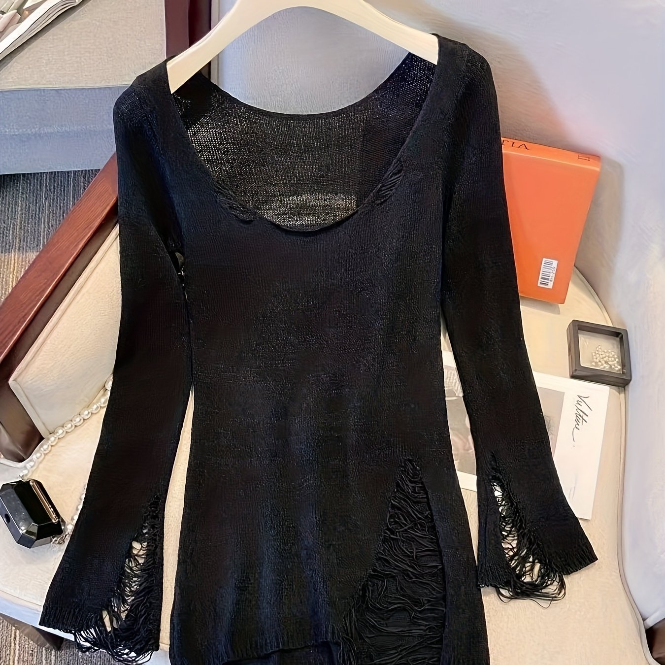 Image of New Early Spring/early Autumn American-style Vintage Distressed Cut-out Long Sleeve Sweater, Casual Loose Fit Fashionable Versatile Hot Top, Women's Pullover, Niannian