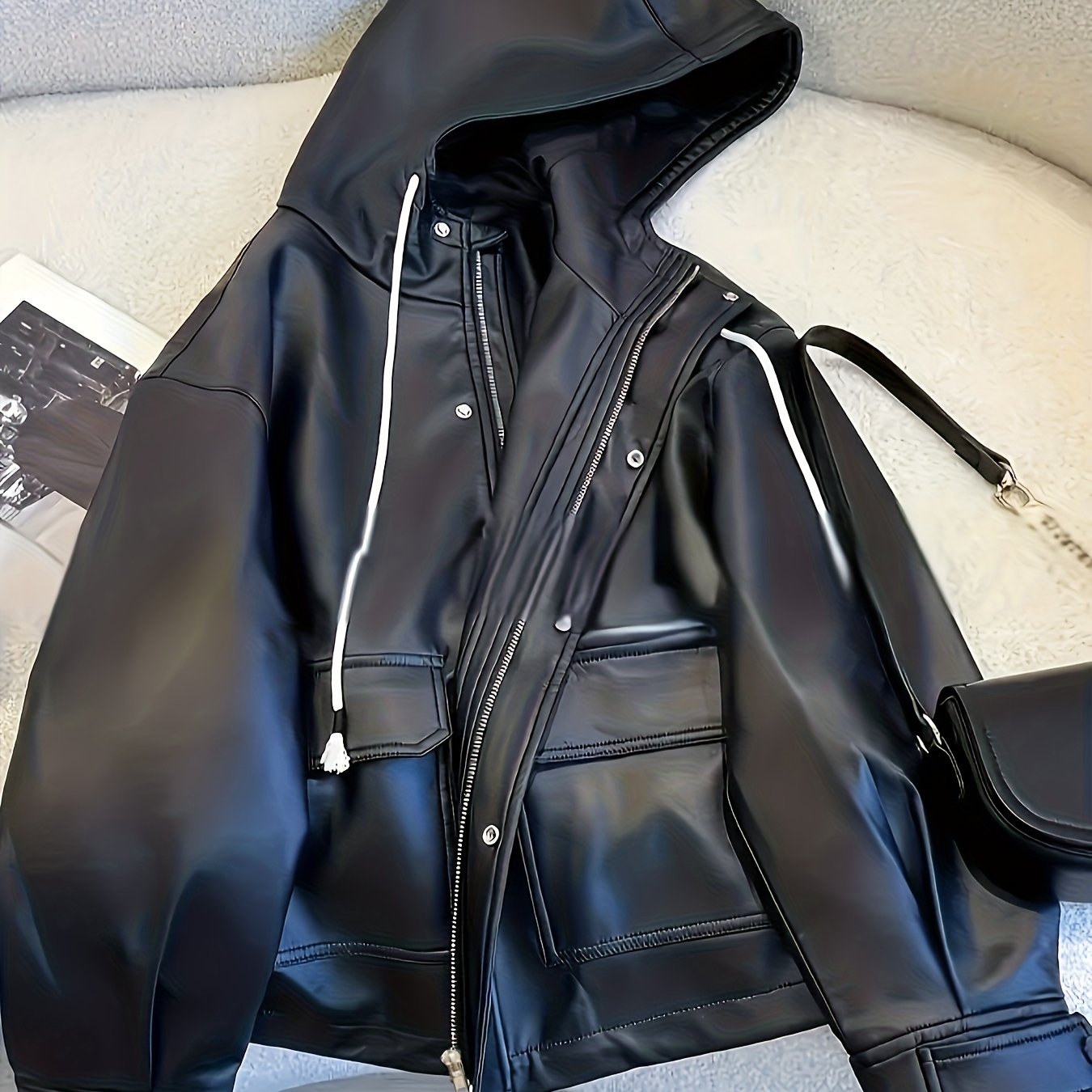 E-shop Plus Size - Plus Size - Plus Size Schwarze Motorradjacke mit Kapuze aus Kunstleder für Damen, modische vielseitige Kunstlederjacke