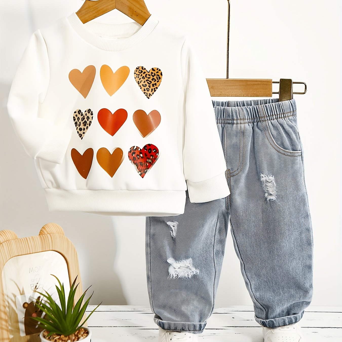 Image of Valentine's Day Christmas Girls' Spring/autumn Denim Pants + Cool Y Heart Print Sweatshirt 2pcs Set, Perfect For Outdoor