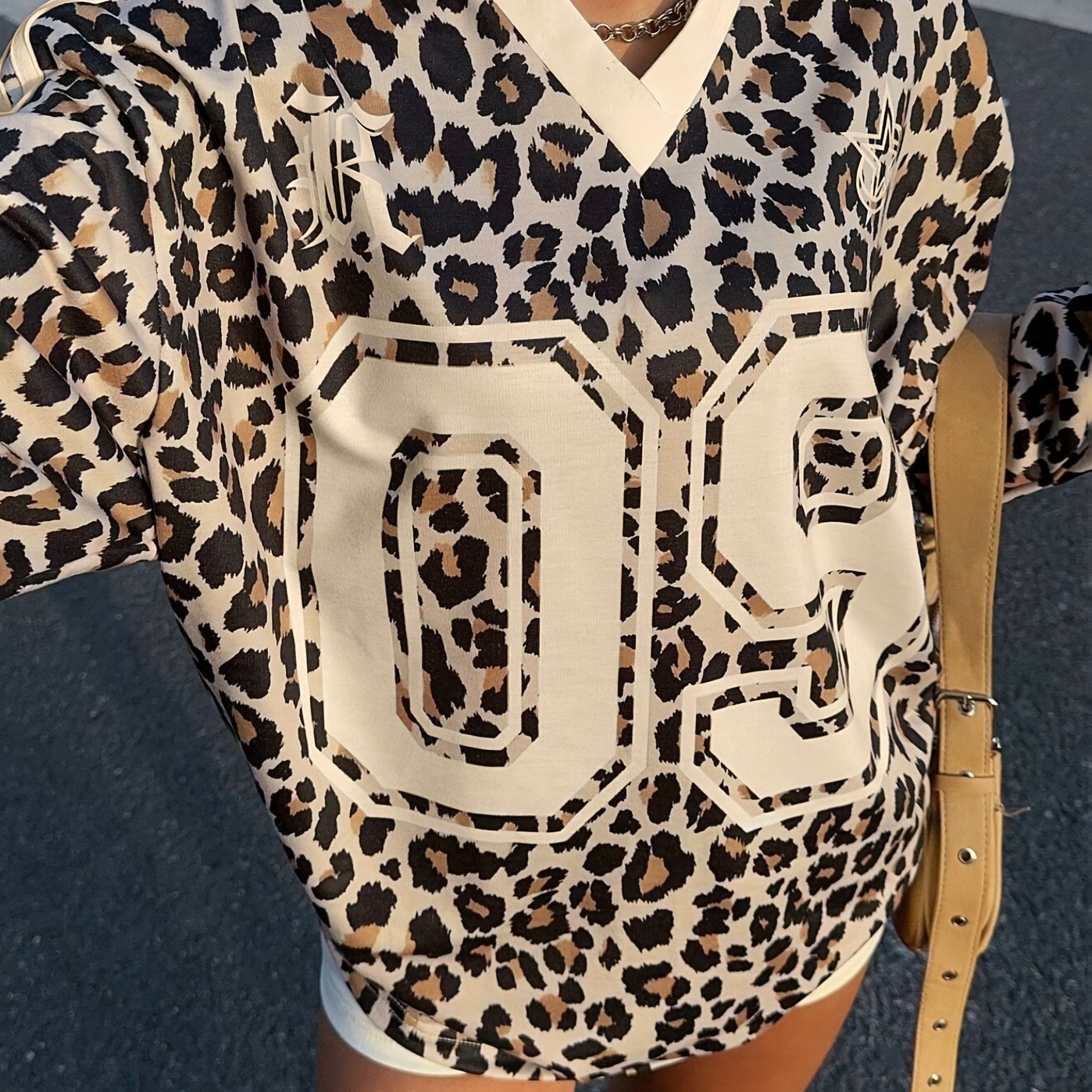 TEMU Spring/autumn Girl Back-to-school Academic Style Single-layer Top With Classic Leopard Print, Loose Fit, White Contrast Collar, Letter Print