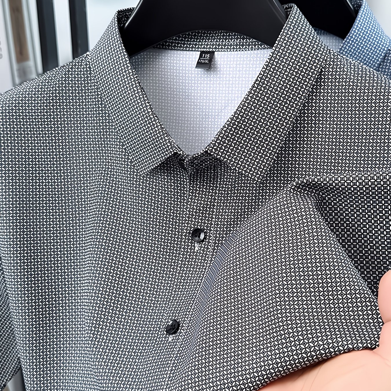 TEMU The " Texture" Short-sleeve Shirt, Featuring A Standard Lapel Cut And Delicate Micro-check Design, A Low-key Yet Textured Commuting Look