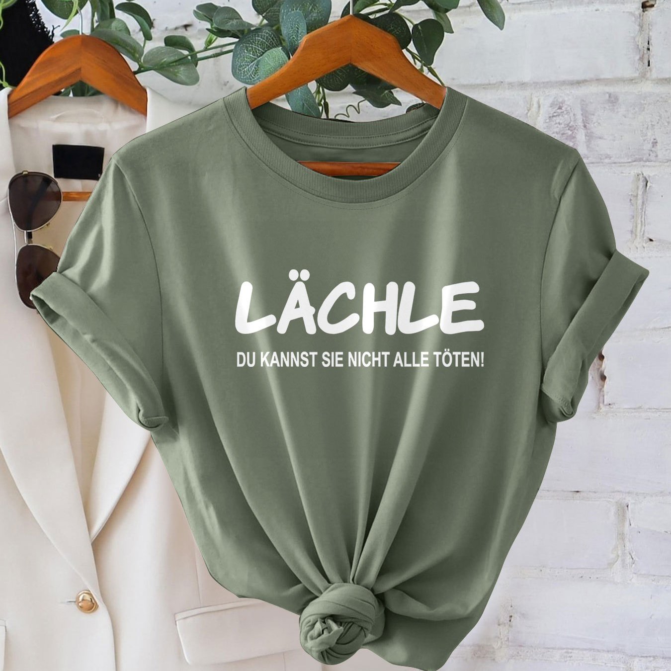 Women's Olive Green Graphic Print T-shirt - Short Sleeve Crew Neck Casual Top With "lächle" & German Quote Design, Relaxed Fit For Summer & Spring, Soft Fabric Tee