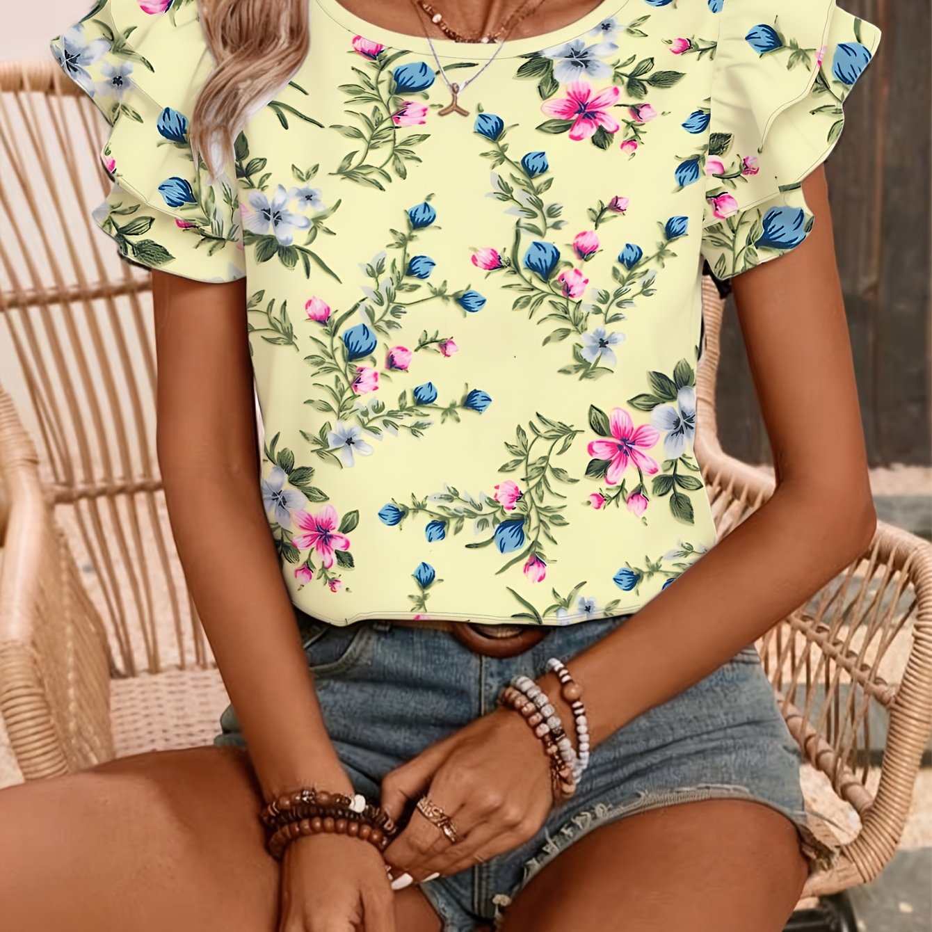 TEMU Light Yellow Base Pink Small Floral Gentle Top Round Neck T-shirt Fashion Casual Women's Clothing
