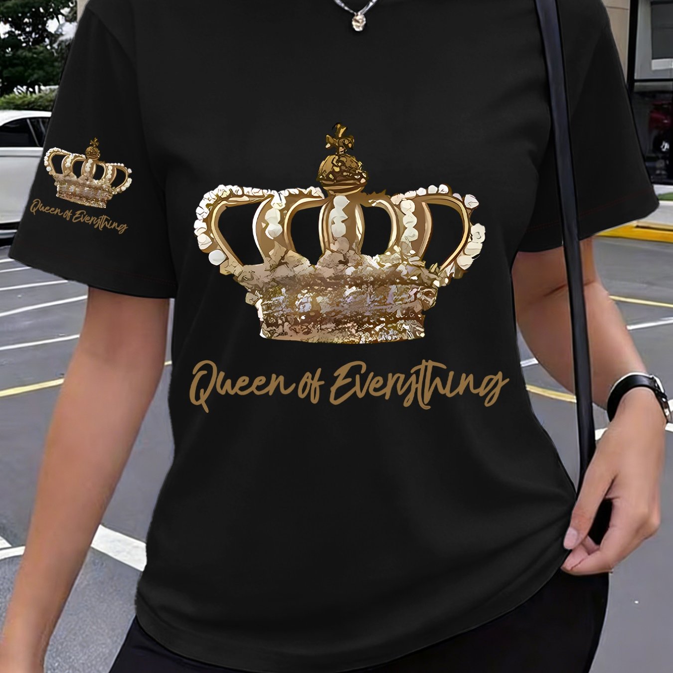 TEMU This 1pc Stylish Crown Printed T-shirt Features A With A Crown Pattern And 'queen Of Everything', Showcasing Distinct Style And Charm. A New Y2k