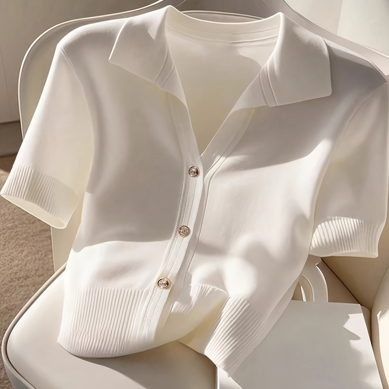 E-shop Qd1116033+Ling Richtungsabhängige Feder Frühling Sommer Damen Weißes Polohemd Kurzarm Cardigan, mit Dekorativen Knöpfen