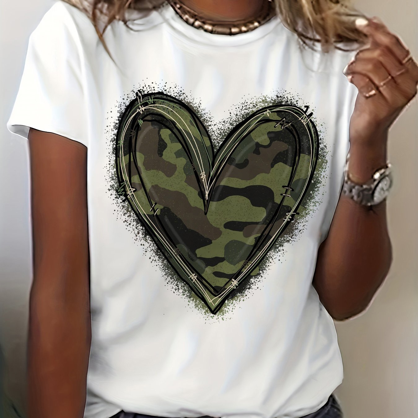 Camouflage Love Heart Graphic Print T-shirt, Short Sleeve Crew Neck Casual Top For Summer And Spring, Women's Clothing