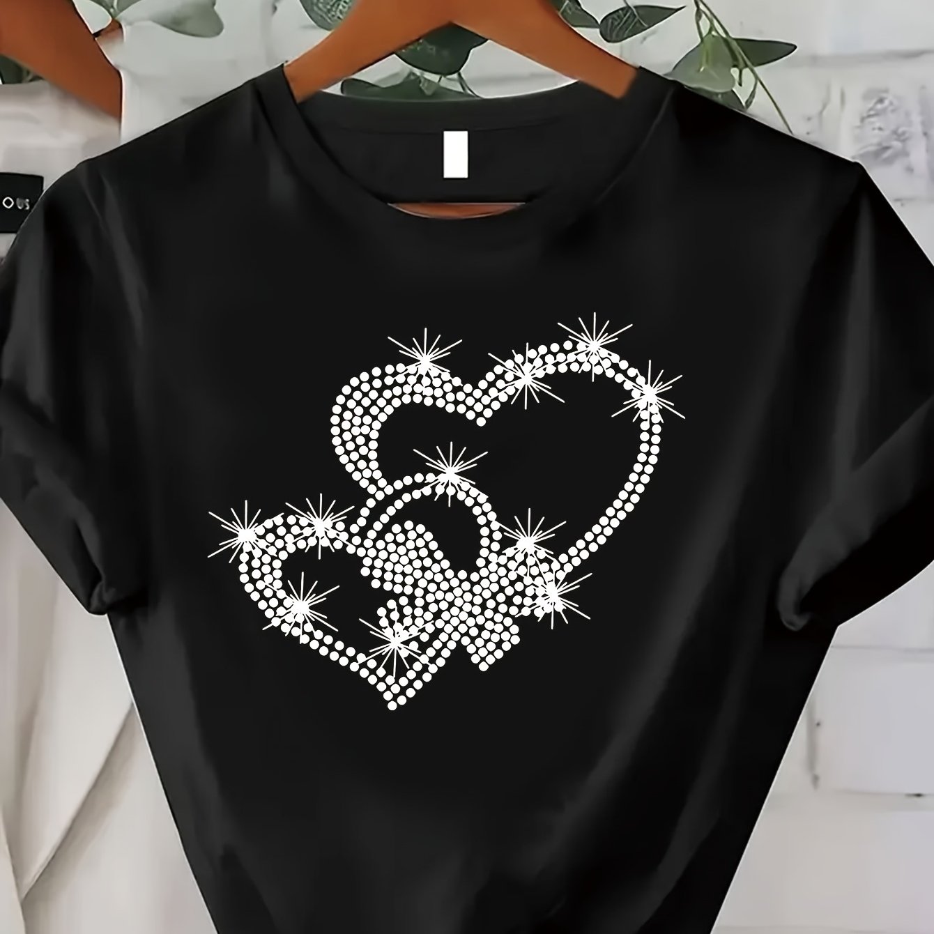 TEMU Heart-shaped Pattern Print. This Product Is Designed As A Printed Pattern T-shirt With Short Sleeves And A Round Neck, A Casual Top For Women's