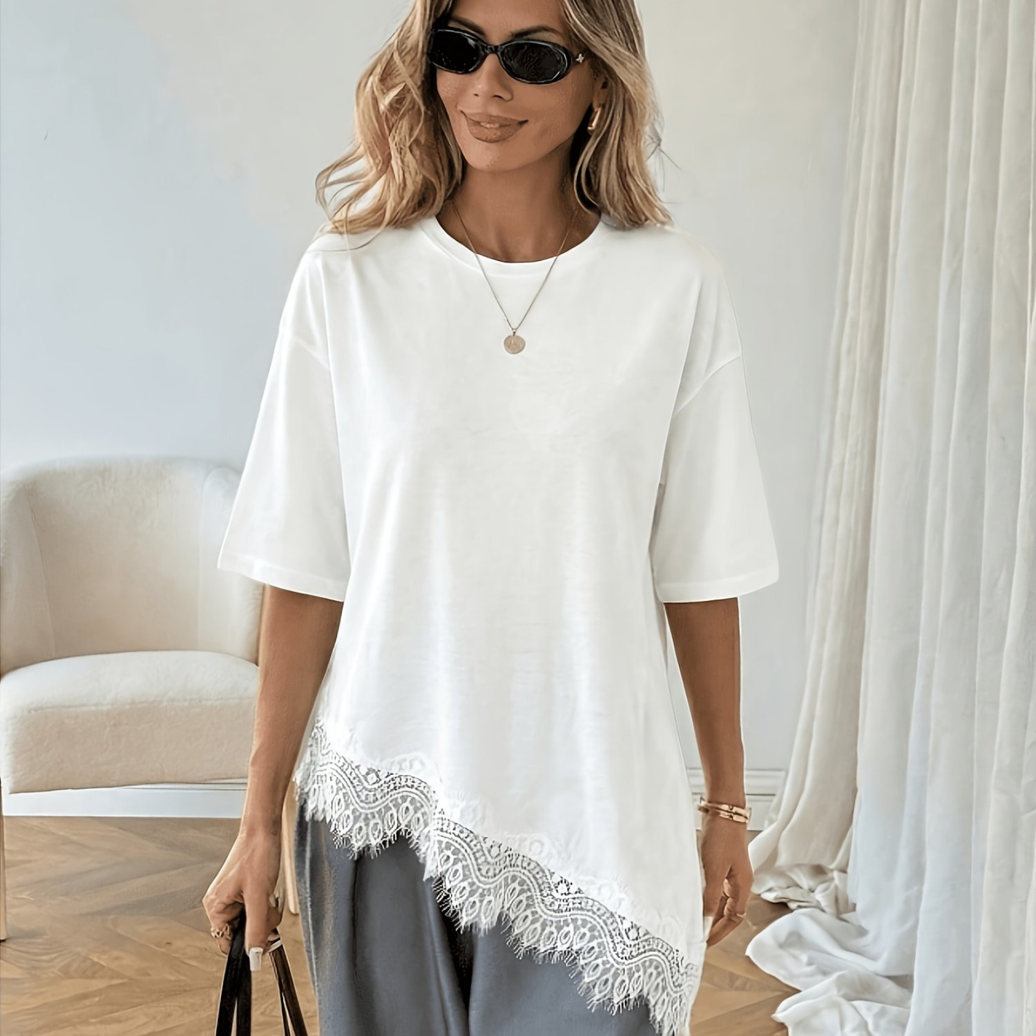 E-shop Plus Size - Plus Size - Damenmode Freizeit T-Shirt in großen Größen, Kurzarm mit Spitzen-Patchwork