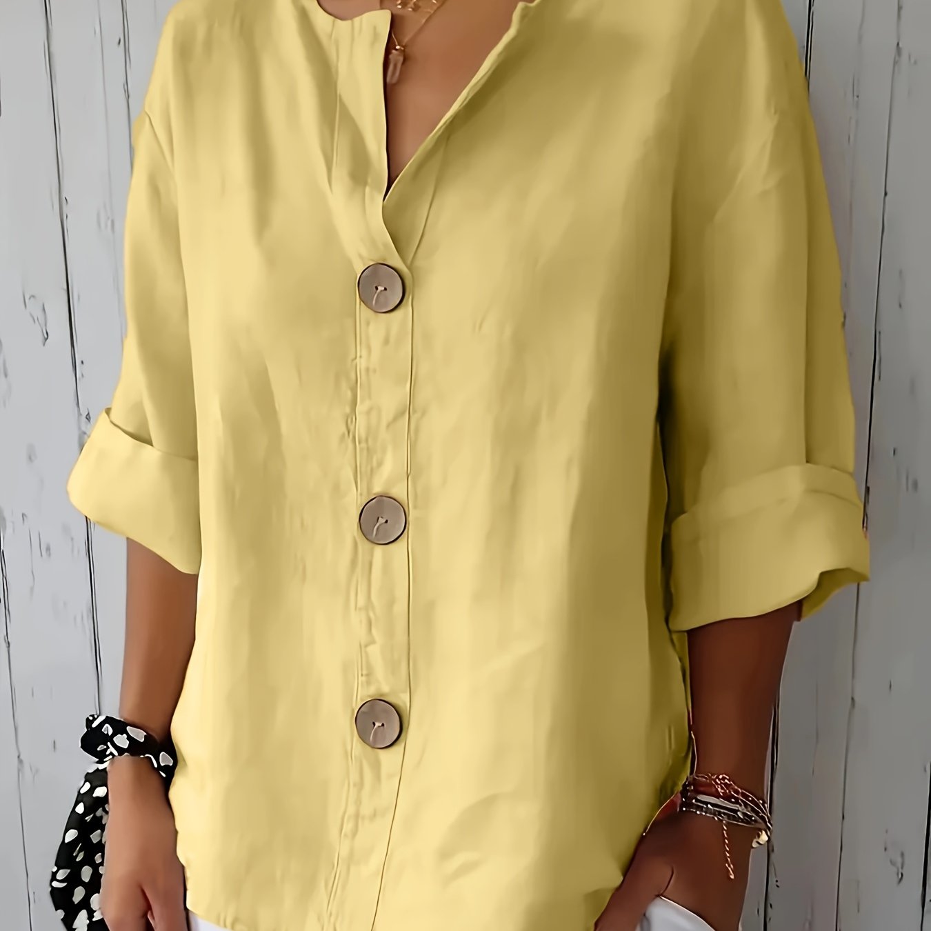 E-shop Modisches Damen Freizeit Shirt, locker geschnitten, geeignet für Urlaubsoutfits | Dekoratives Knopfdesign