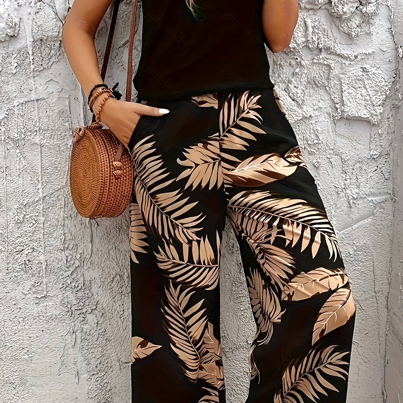 E-shop Damensäckeloser Top mit Tropischem Palmenprint und Weite Hose – Leichtes, Atmungsaktives Sommer-Outfit für den Strandurlaub – 2-teiliges Set