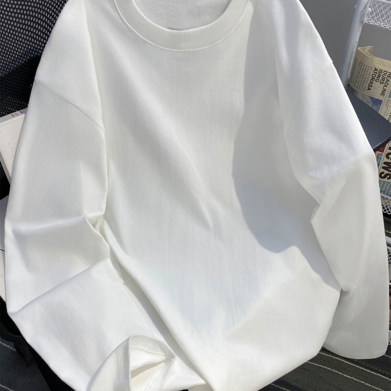 Image of Graphic Print Long-sleeved T-shirt, Round Neck Casual Top For Fall And Spring, Women's Clothing