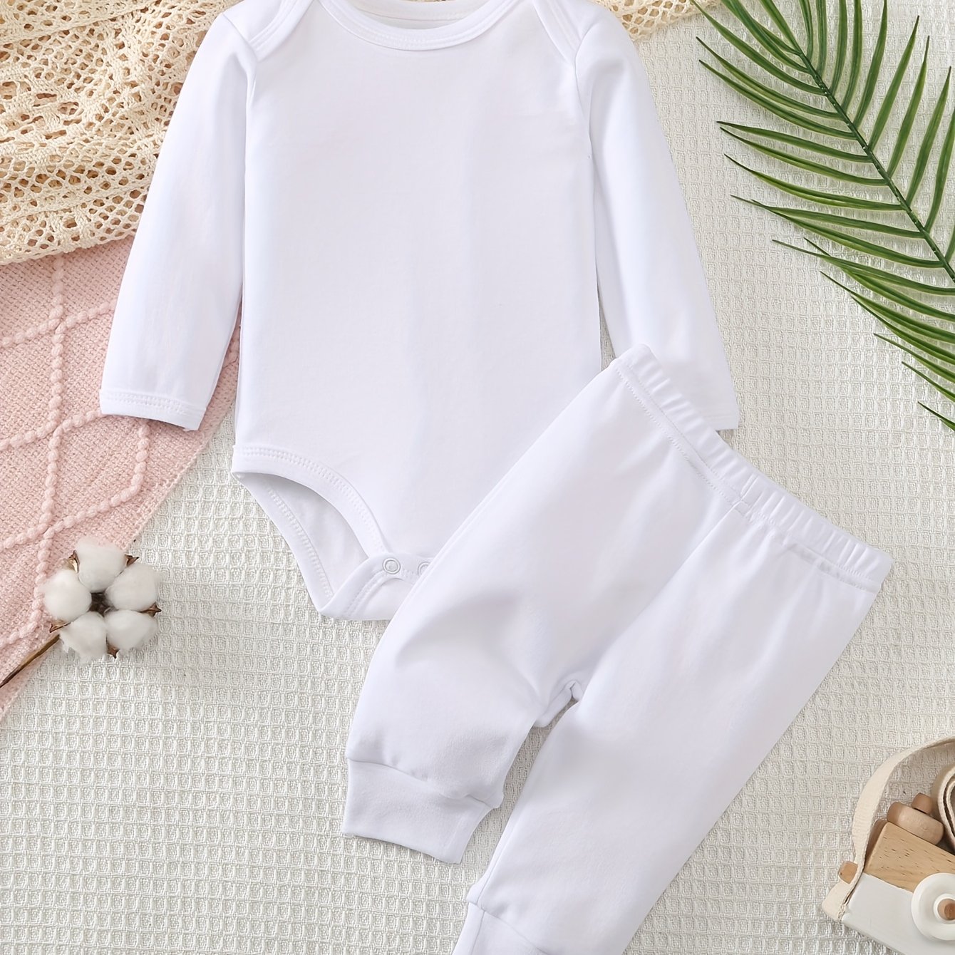Image of Newborn Solid Color Clothing Set, Long Sleeve Bodysuit And Pants, Suitable For Spring And Autumn Outdoor Wear, For Outdoor