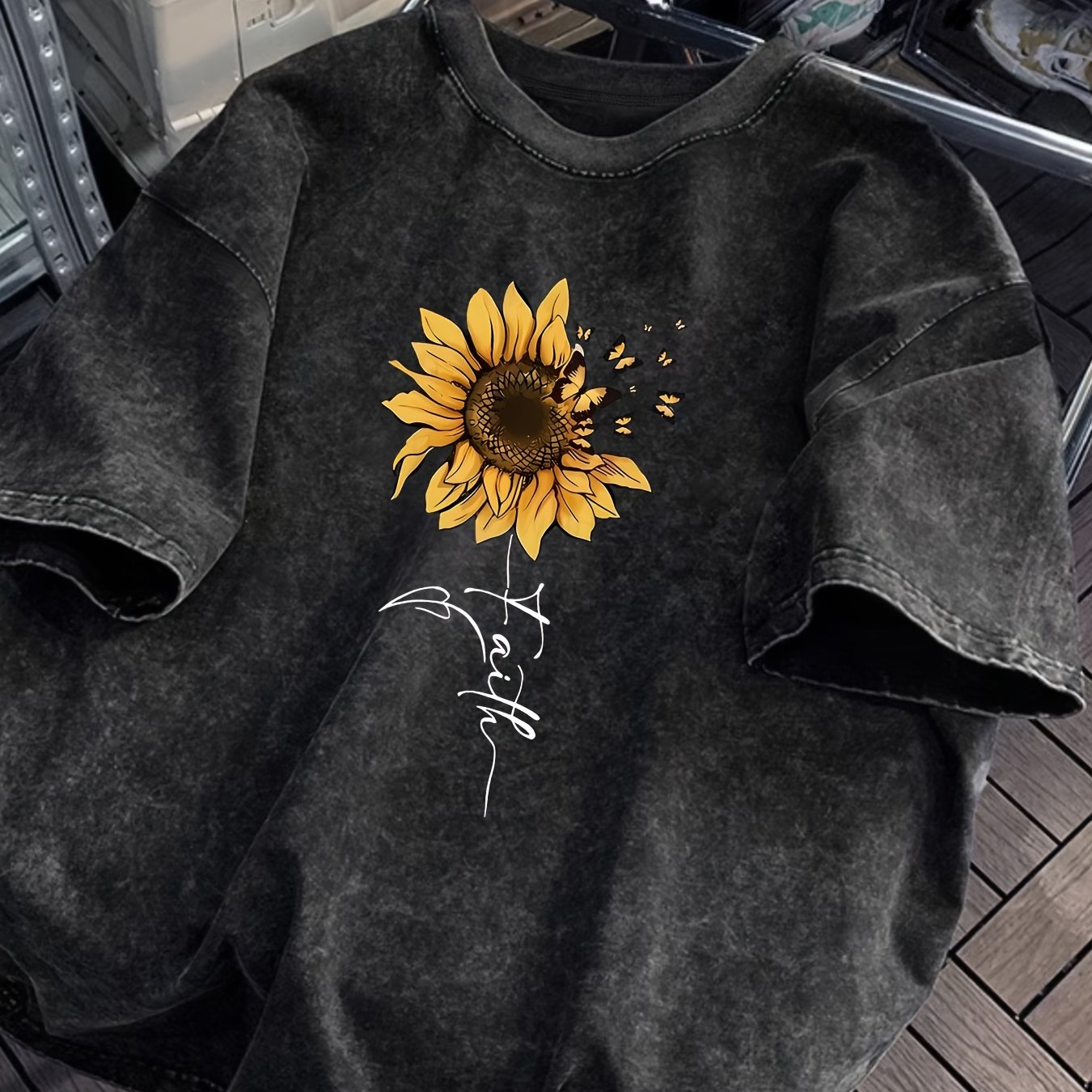 Image of Women's Summer Loose Fit Round Neck Short Sleeve Blouse - Casual Washable Flower Print Top Suitable For Hot Weather, Machine Washable Casual Attire & Layering Pieces