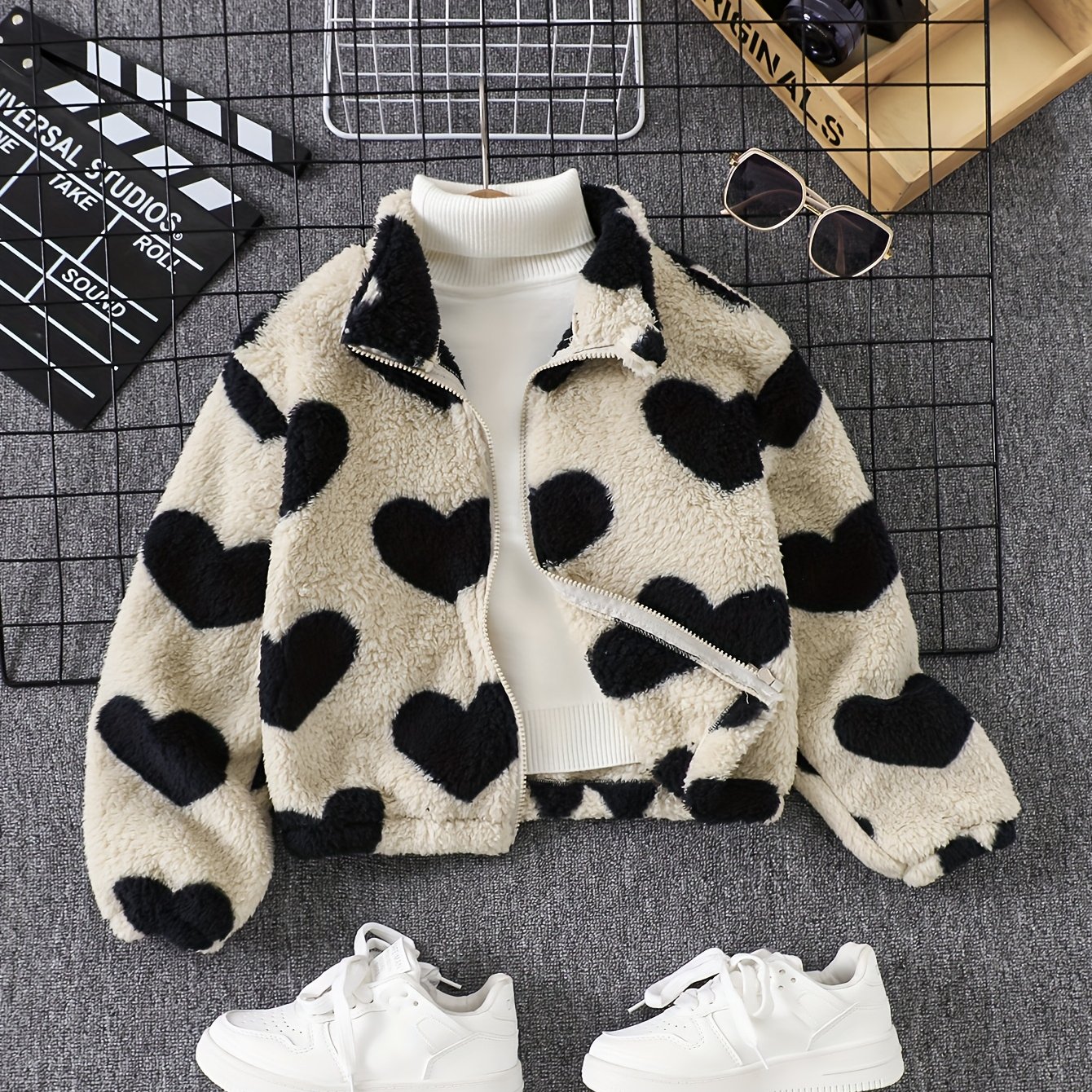 Image of ' Large Autumn And Winter Black Fashionable Apricot Plush Coat