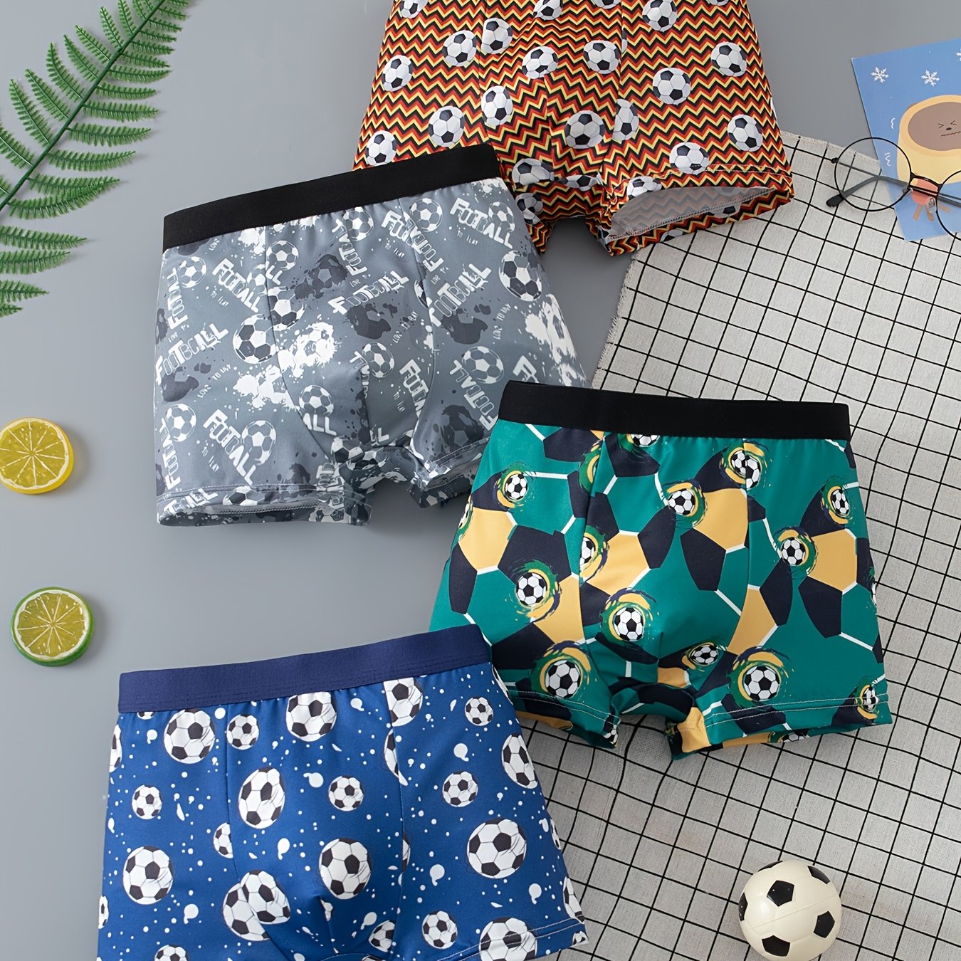 TEMU Lot de 4 sous-vêtements pour garçon, motif imprimé étoile de football printemps/été, toutes tailles pour et tout-petits, boxers pour jeunes