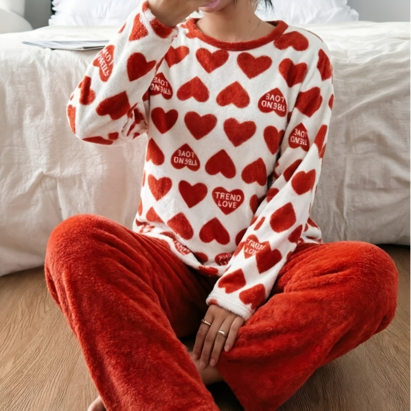 Image of Winter Thickened Heart Print Flannel Warm Comfortable Anti-static Pajamas Women's