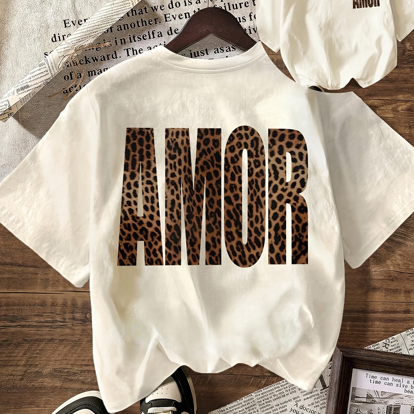 TEMU T-shirt da donna con stampa leopardata e AMOR - Camicetta casual a e maniche corte adatta per vacanze e abbigliamento informale, maglia coprente