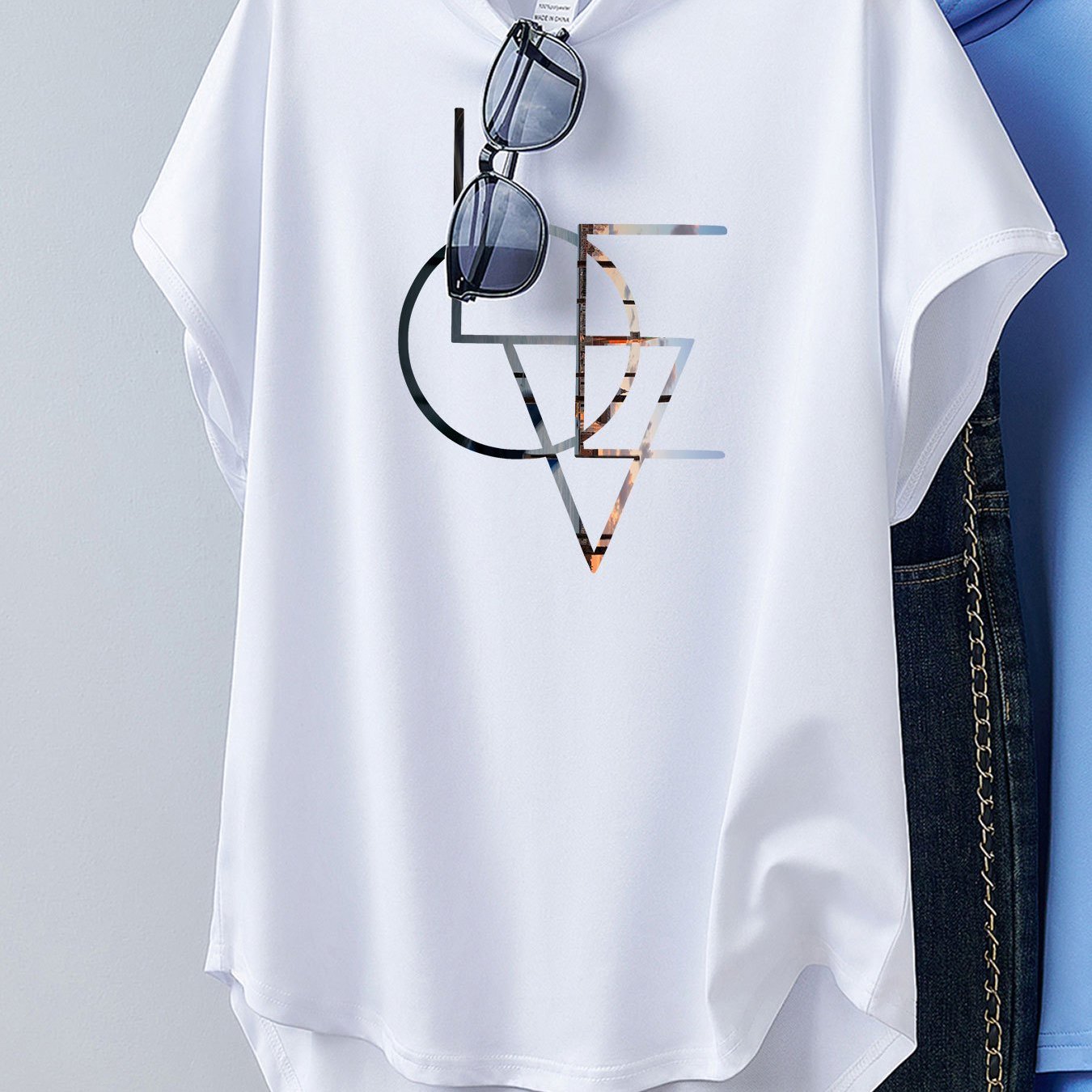 TEMU 1 pièce Haut tendance : Sweat à capuche élégant pour femme à manches courtes et coupe ailée pour cintrer la taille, avec imprimé réflexion