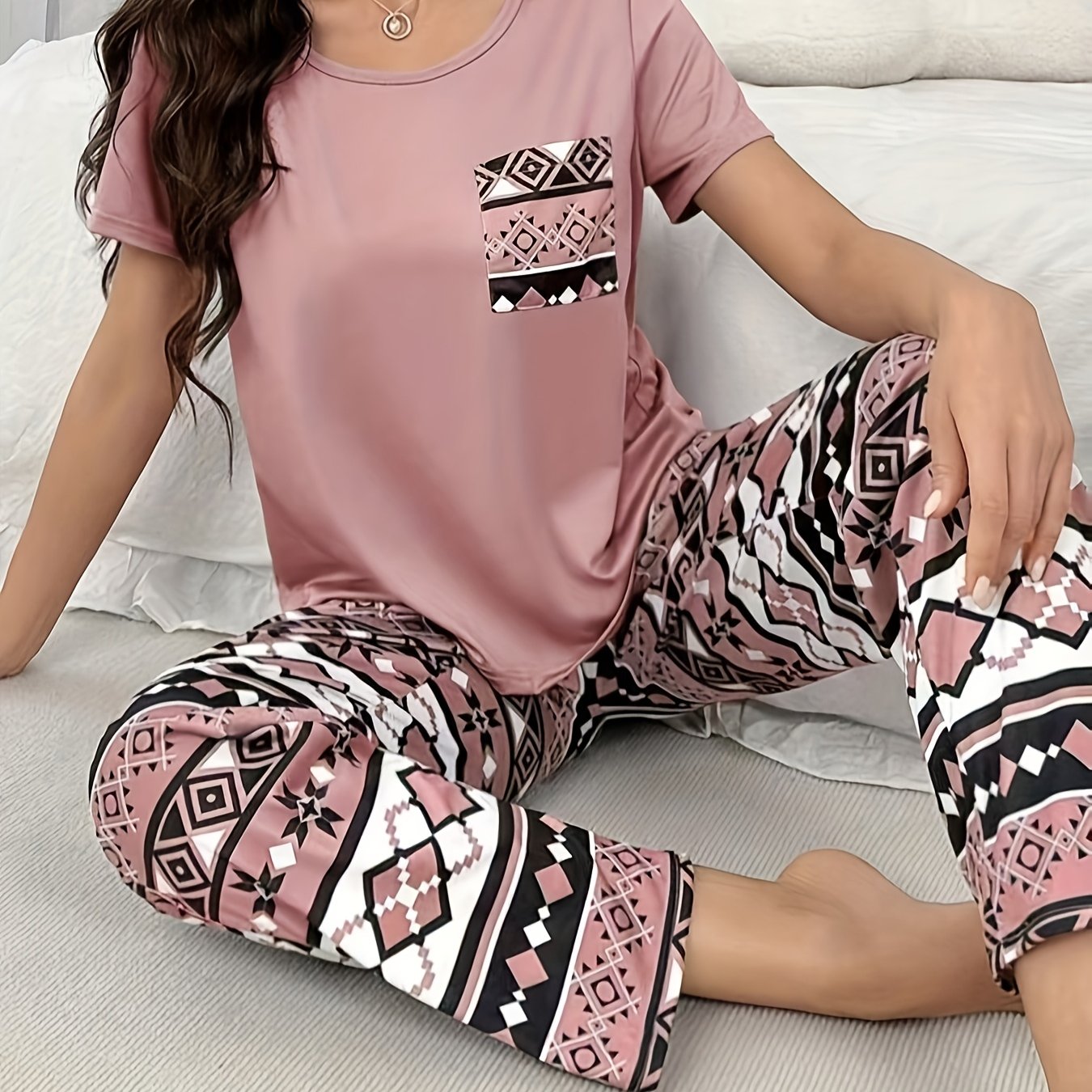 Image of Women's Geometric Print Pajama Set, Casual Crew Neck Short Sleeve Top With Waist Long Pants, Knit Polyester Sleepwear With Pockets, 95% Polyester 5% Elastane, 150gsm - Adults