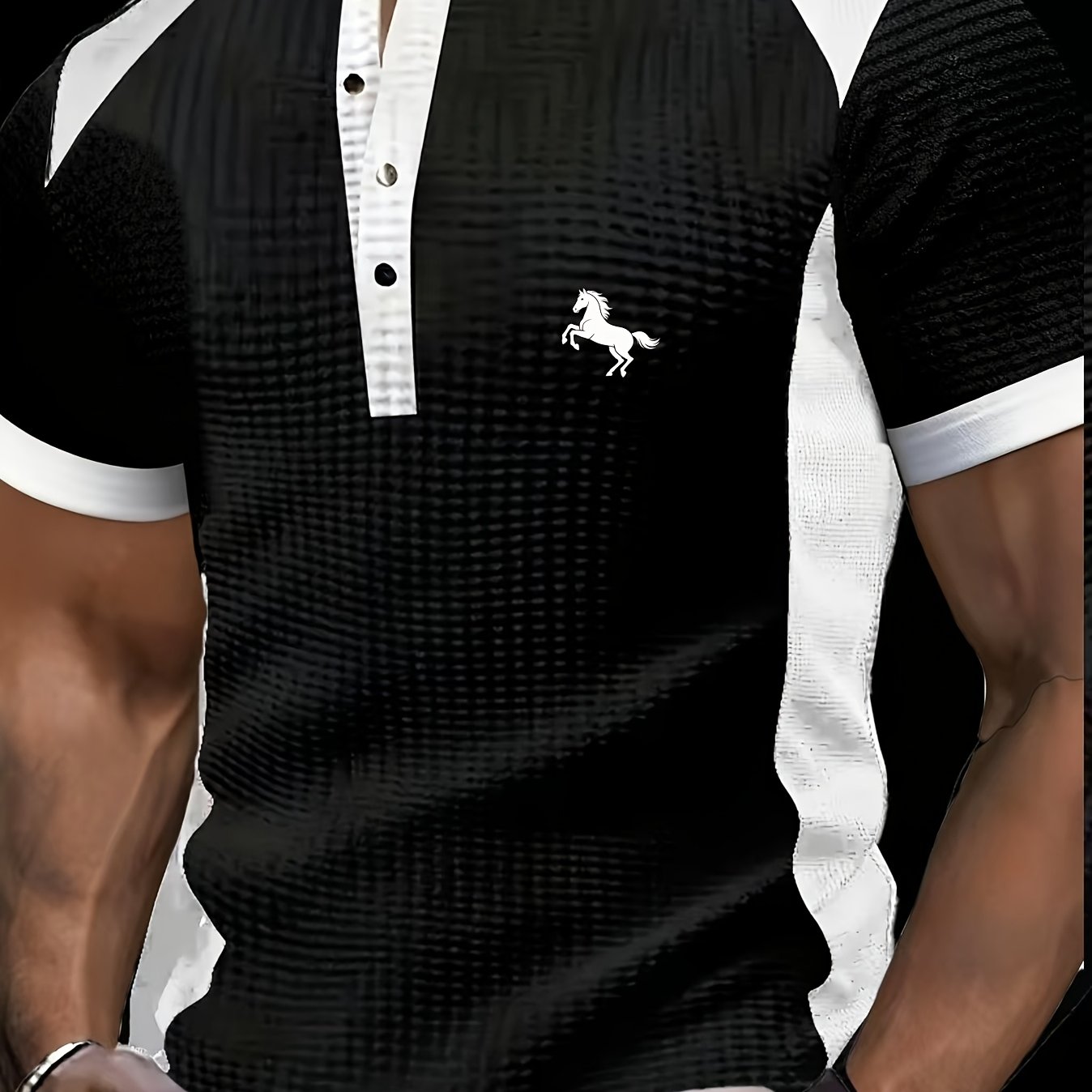 E-shop Herren Slim-Fit Kurzarmhemd mit 3D-Buchstaben- & geometrischem Druck, Waffeltextur, Knopfleiste vorne, Henry-Farbblock-Kragen – Sommer-Knopfhemd