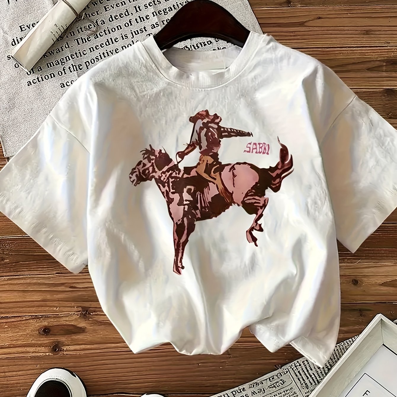 TEMU Casual Round-neck T-shirt Featuring A '' - Short Sleeves, Round Neck, Suitable For , Casual Wear | Graphic T-shirt |