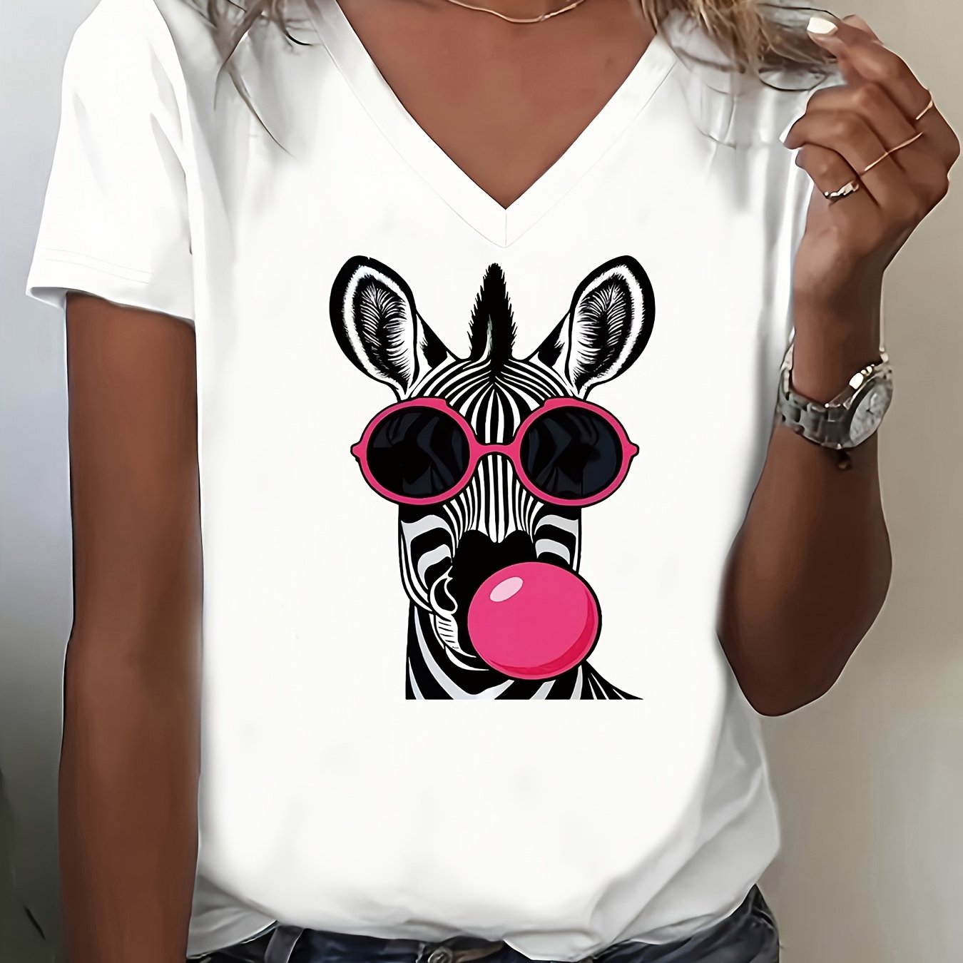 TEMU T-shirt à manches courtes et col en V pour femmes, décontracté et tendance, avec un joli imprimé de cerfs de dessin , idéal pour , l'été et ,
