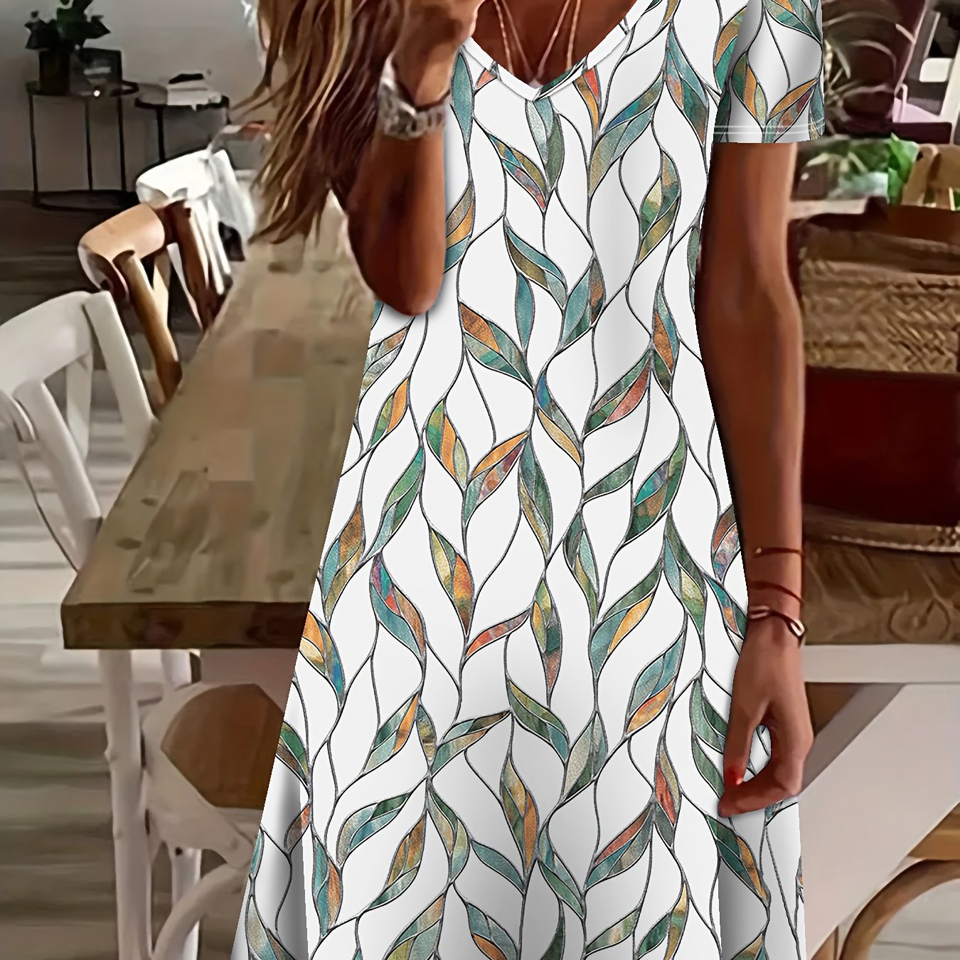 E-shop Damen Kleid mit Blättermuster, bequemes Freizeitkleid mit V-Ausschnitt, geeignet für alle Jahreszeiten